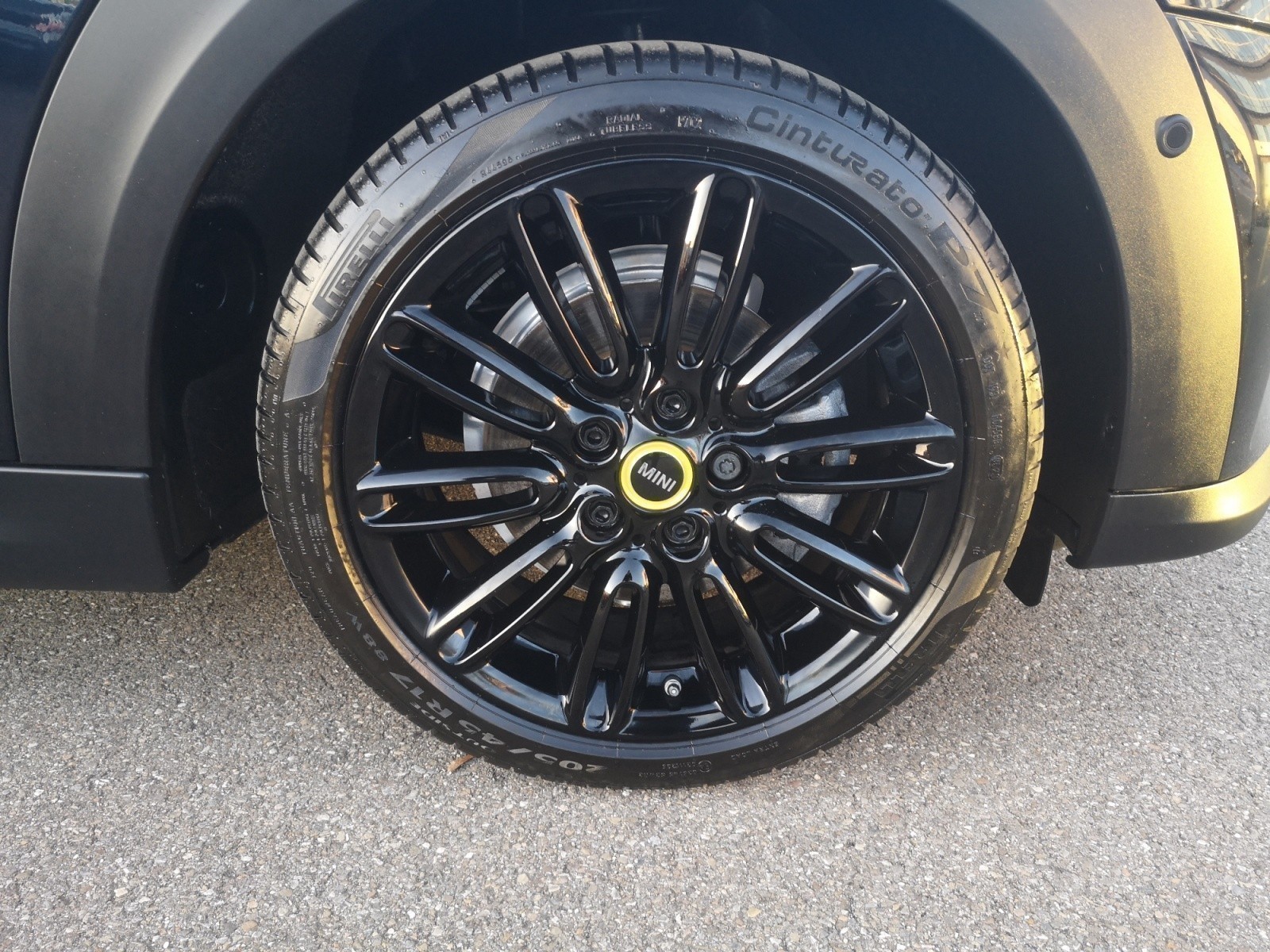 MINI - Cooper SE. MINI Yours Trim