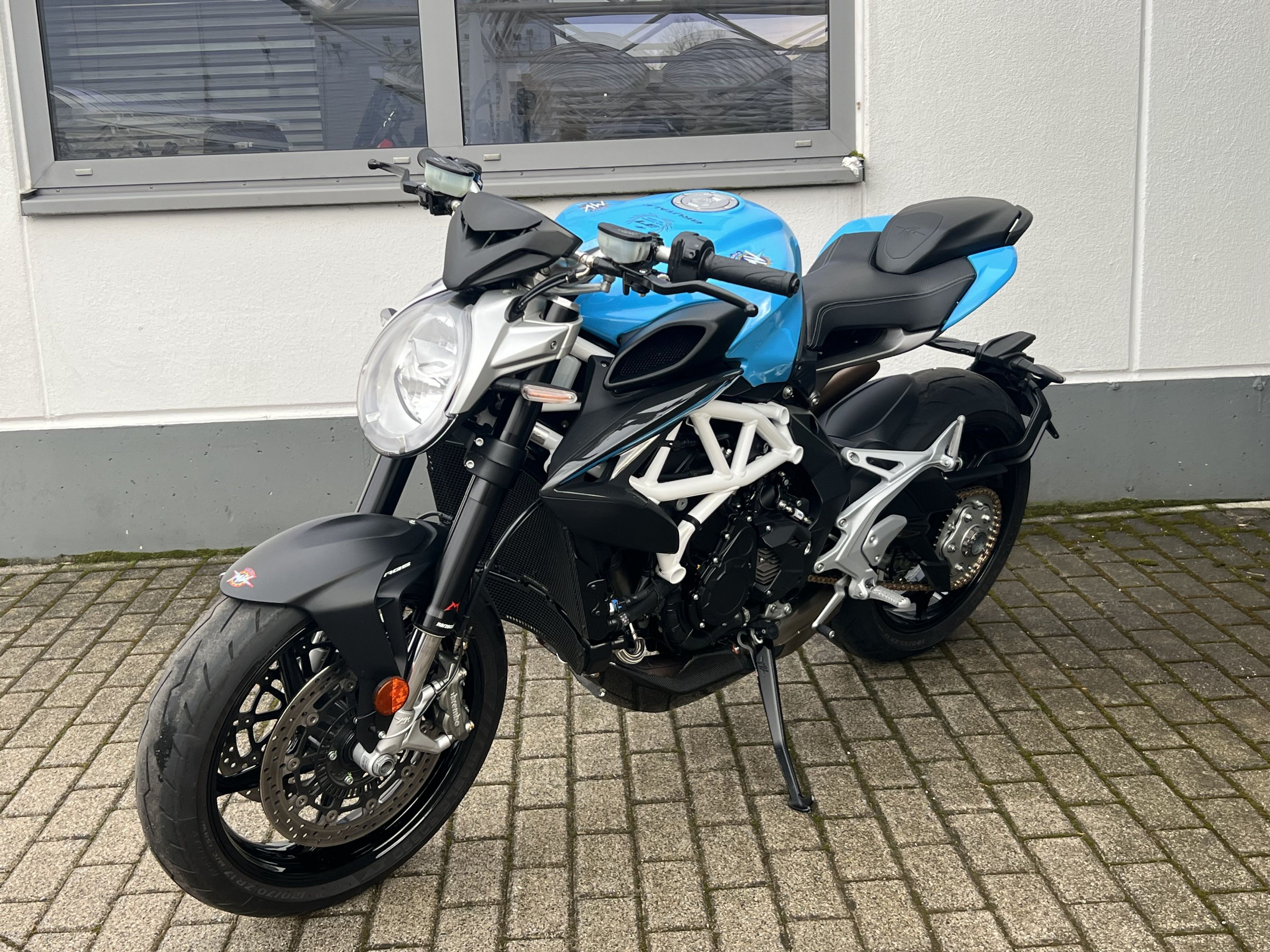 Andere - Brutale 800