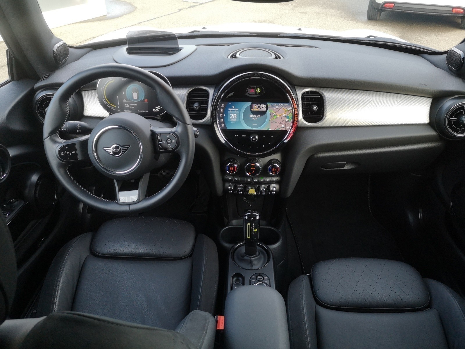 MINI - Cooper SE. MINI Yours Trim