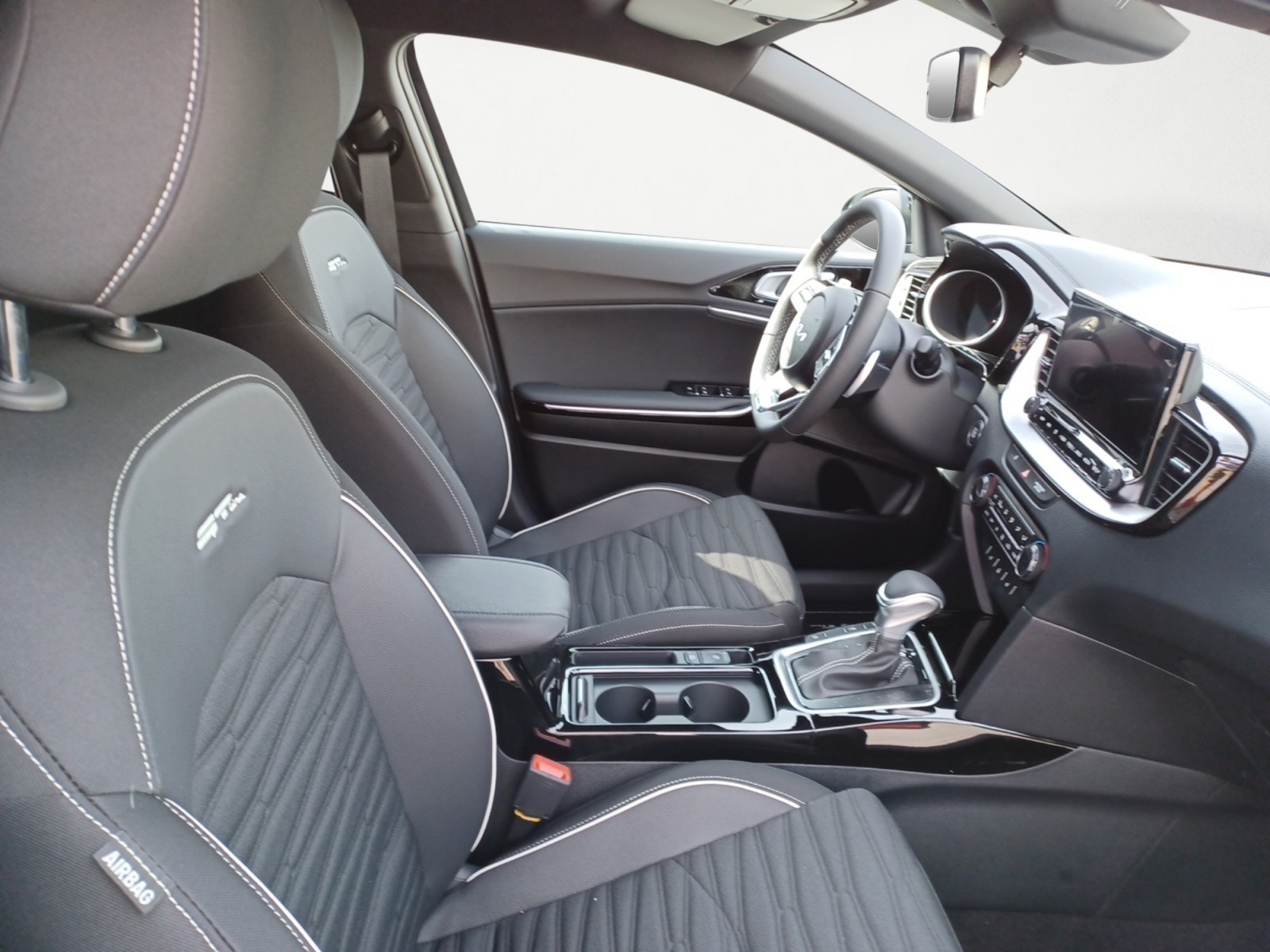 Kia - ProCeed 1.5 T-GDI DCT GT-line