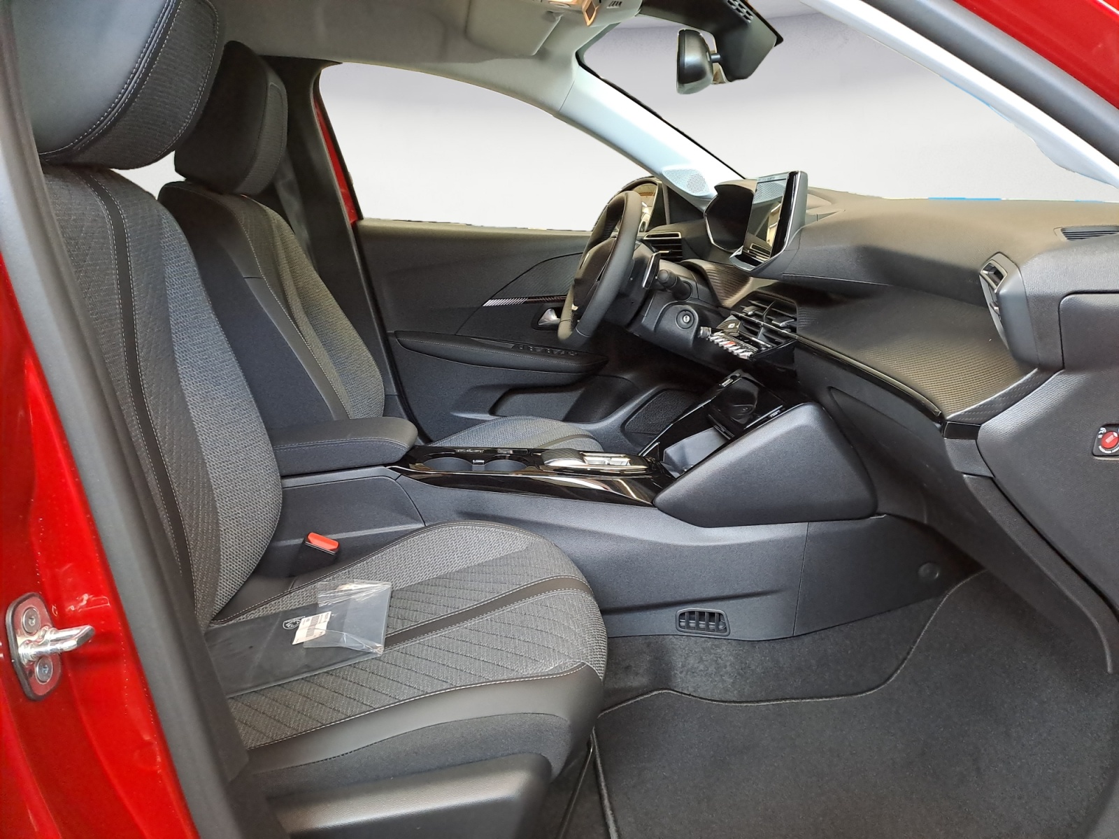 Peugeot - 208 Allure Hybrid 100 e-DSC6