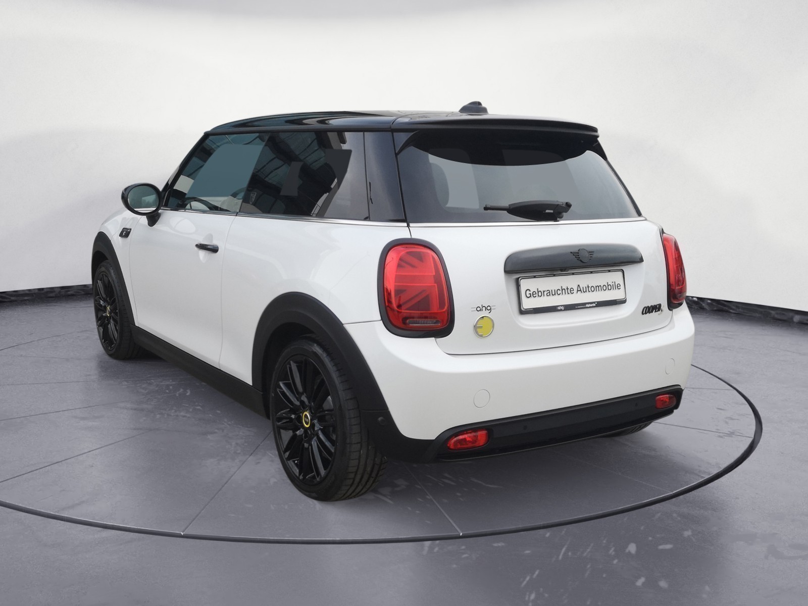 MINI - Cooper SE. MINI Yours Trim