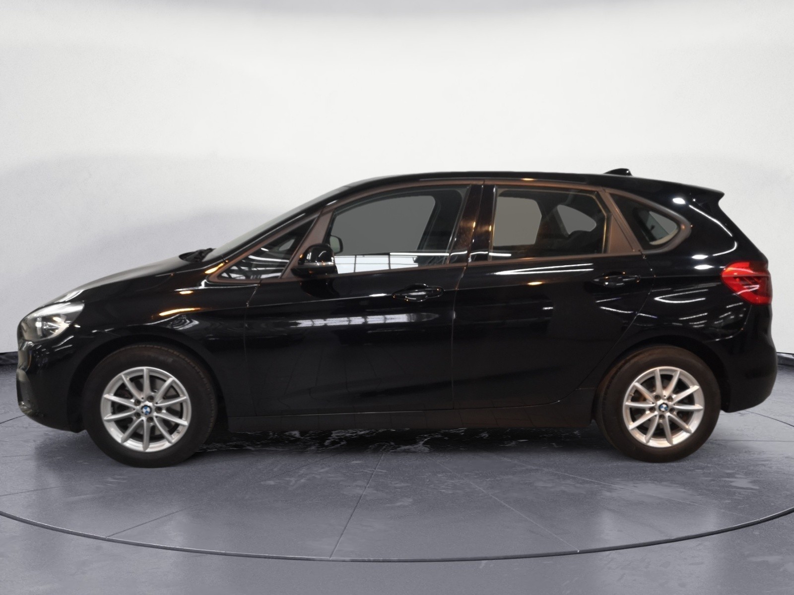 BMW - 218i Active Tourer Advantage