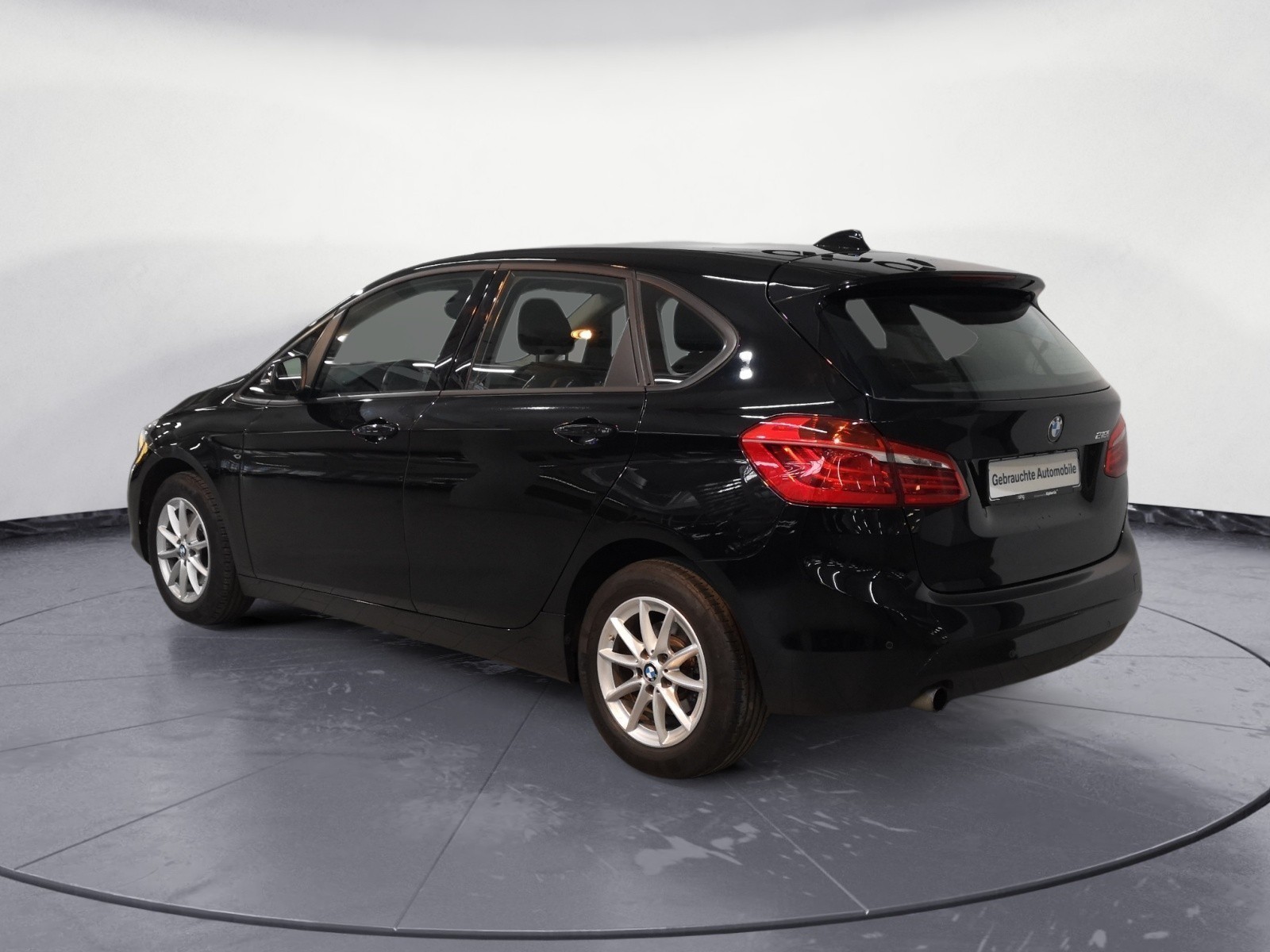 BMW - 218i Active Tourer Advantage