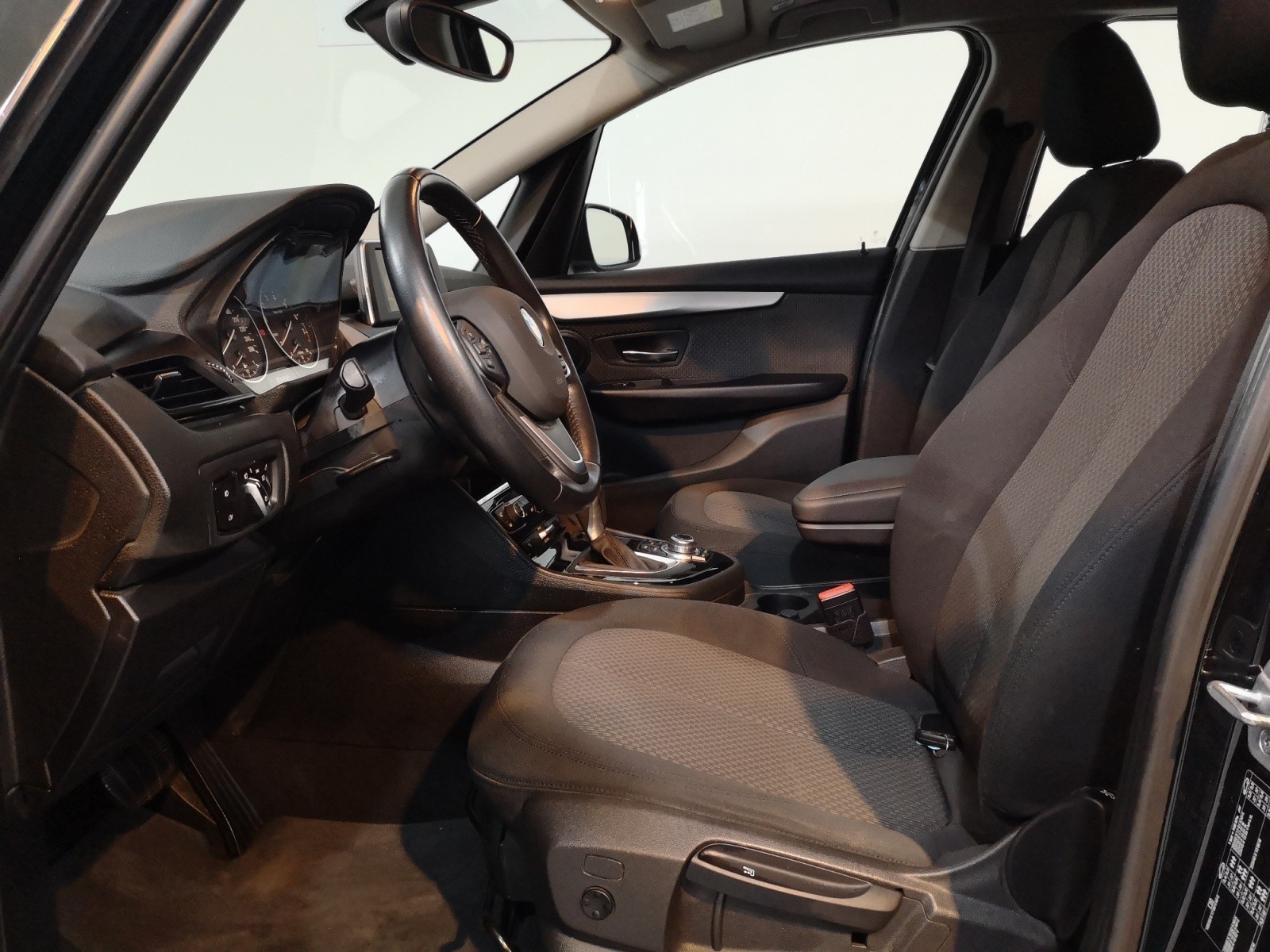 BMW - 218i Active Tourer Advantage