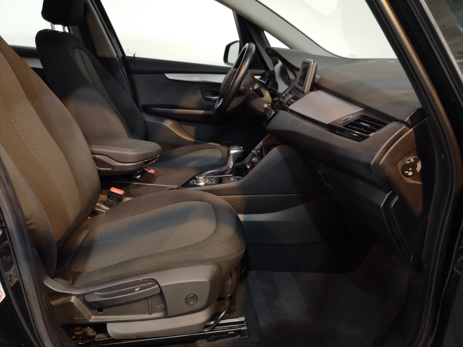 BMW - 218i Active Tourer Advantage
