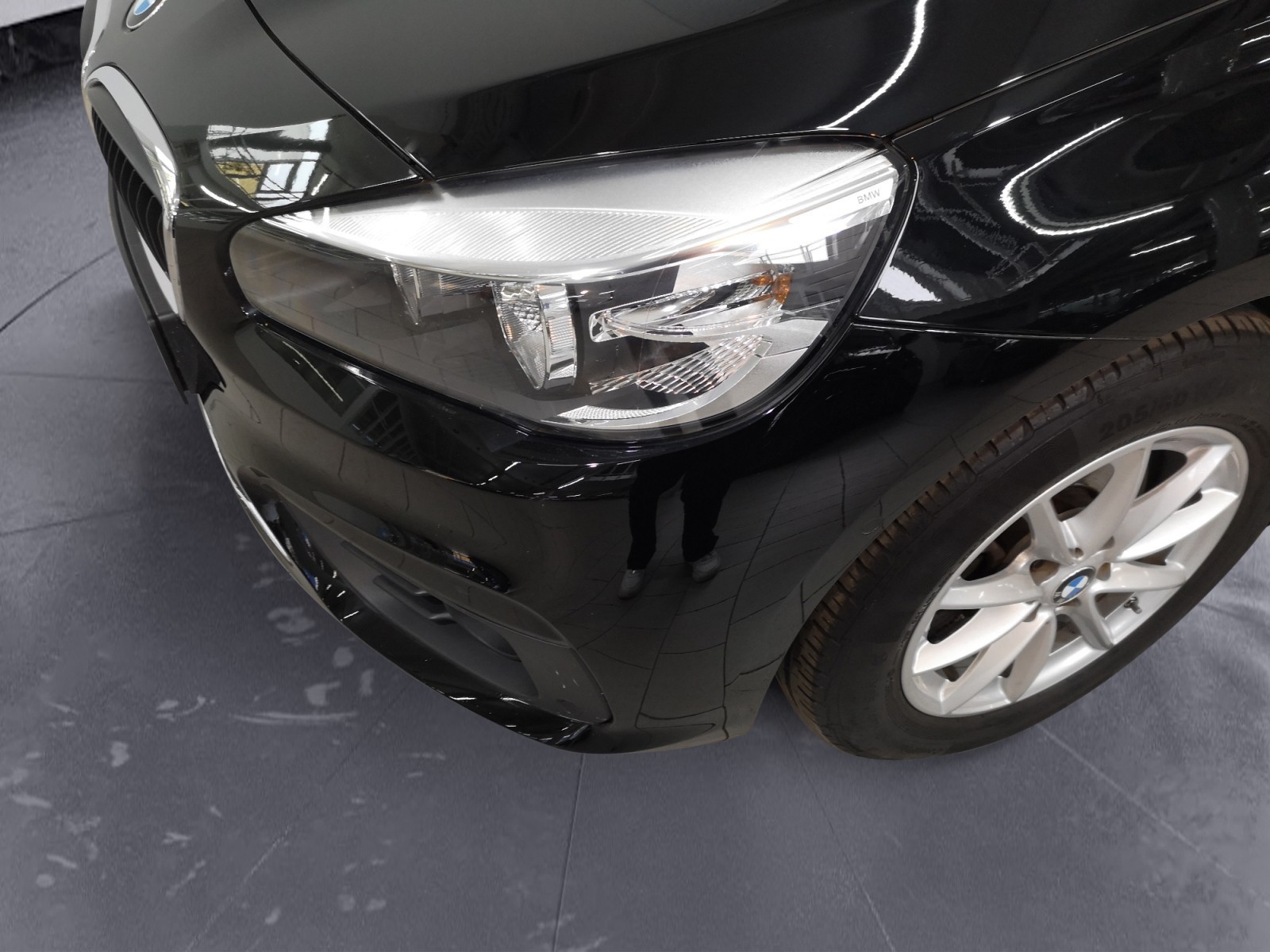 BMW - 218i Active Tourer Advantage