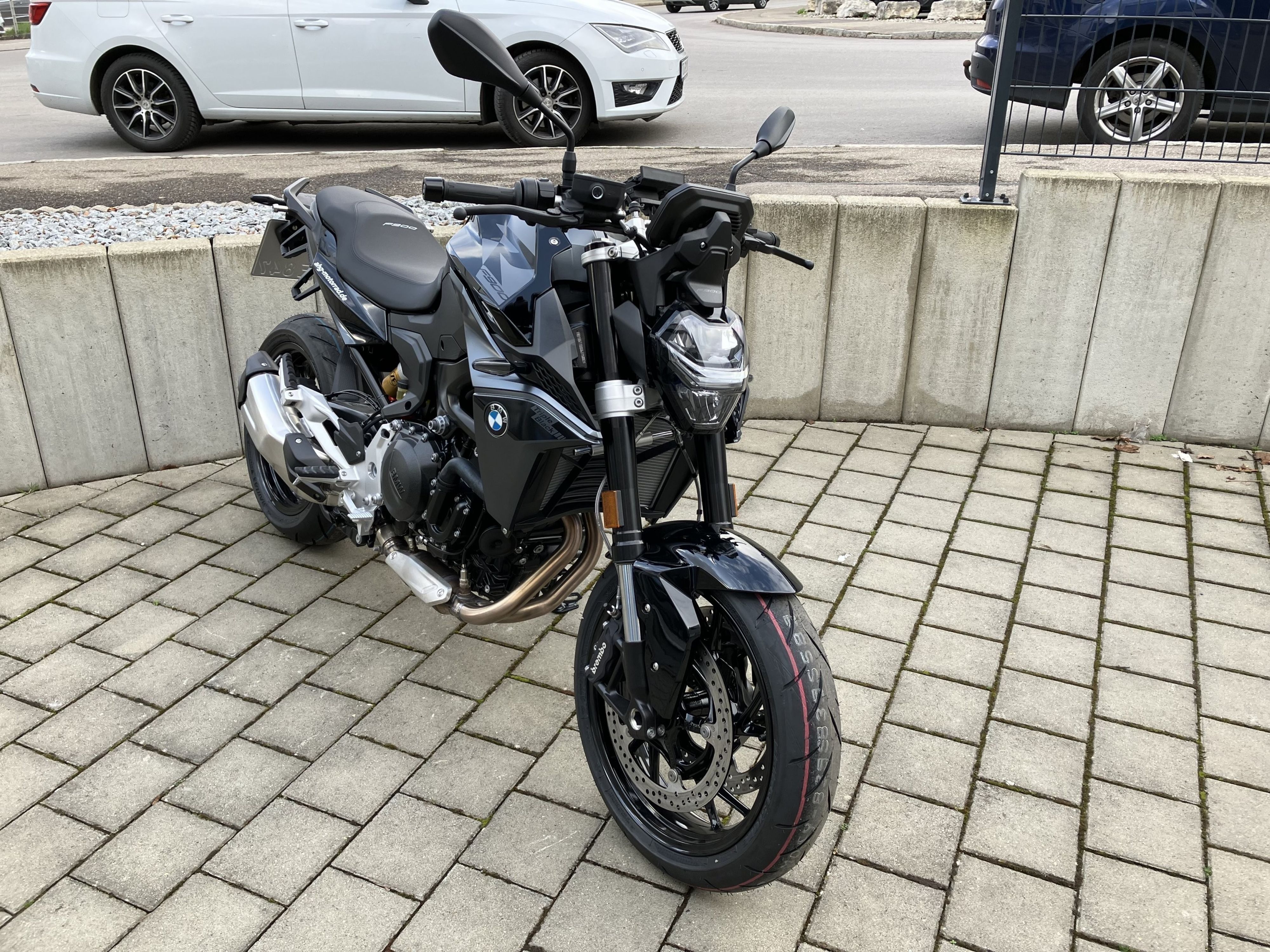 BMW Motorrad - F 900 R Triple Black