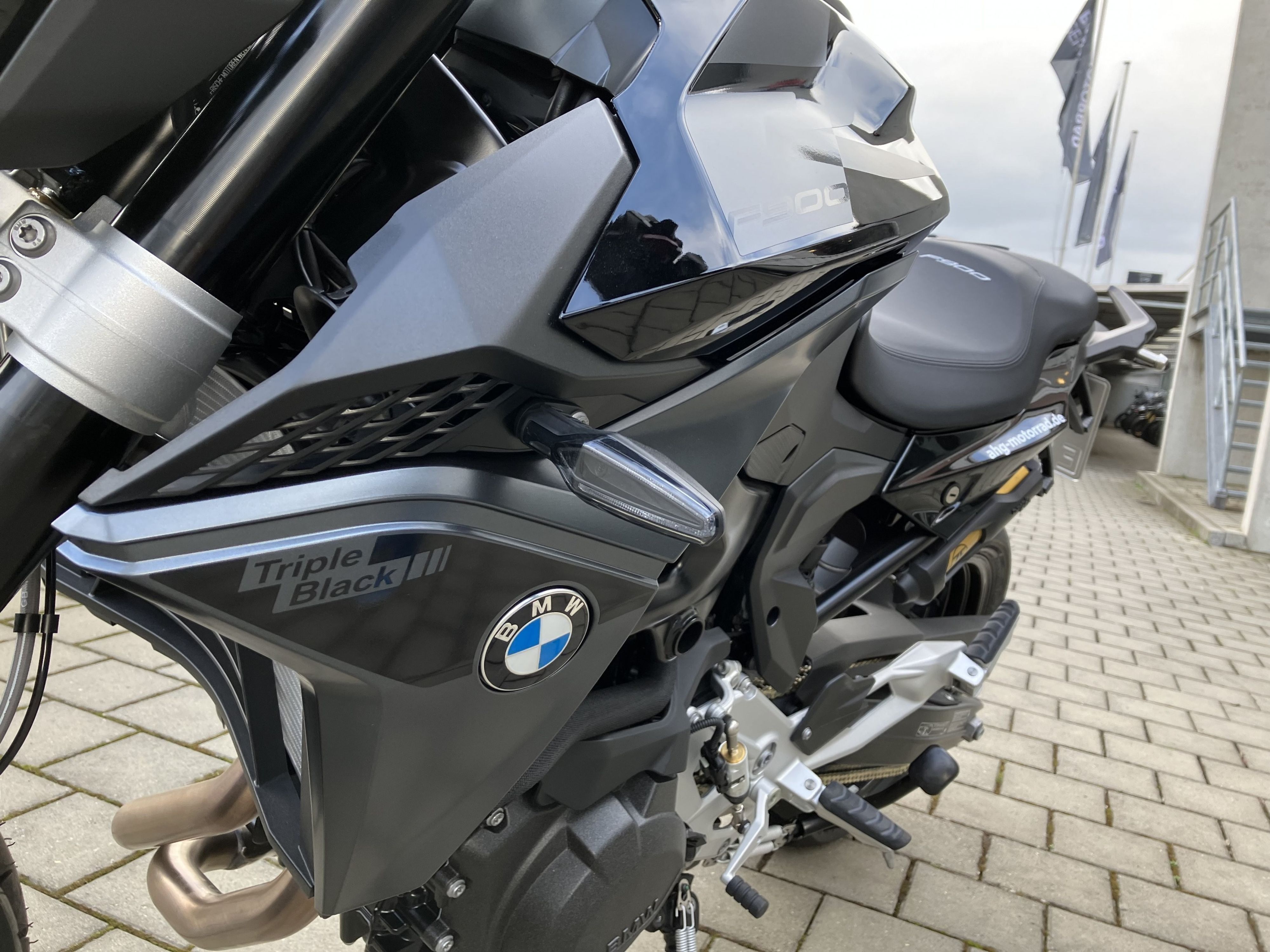 BMW Motorrad - F 900 R Triple Black