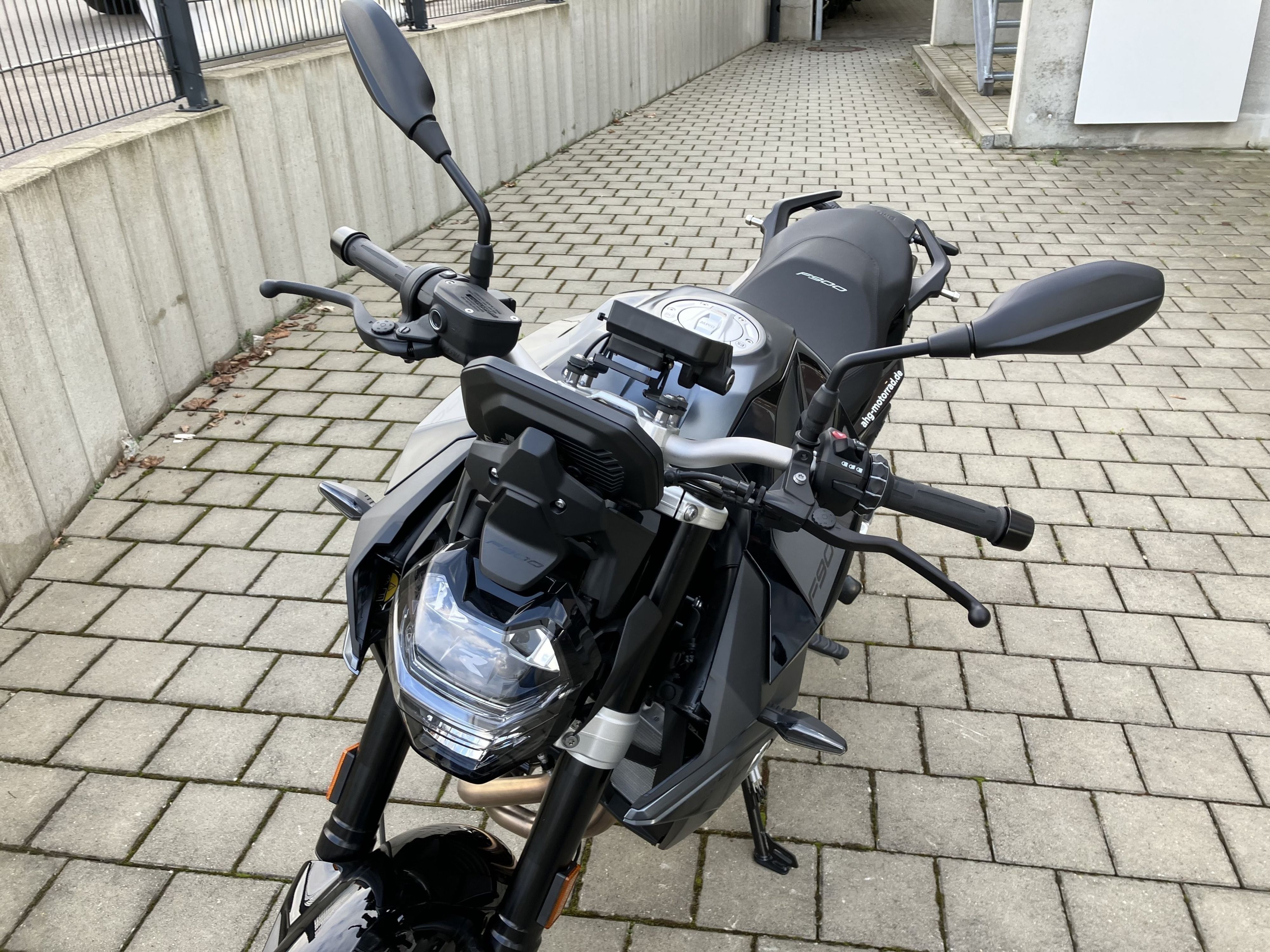 BMW Motorrad - F 900 R Triple Black