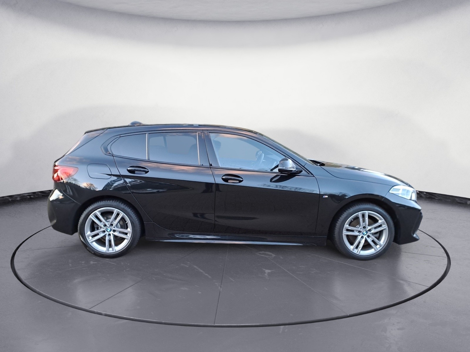 BMW - 118i M Sport