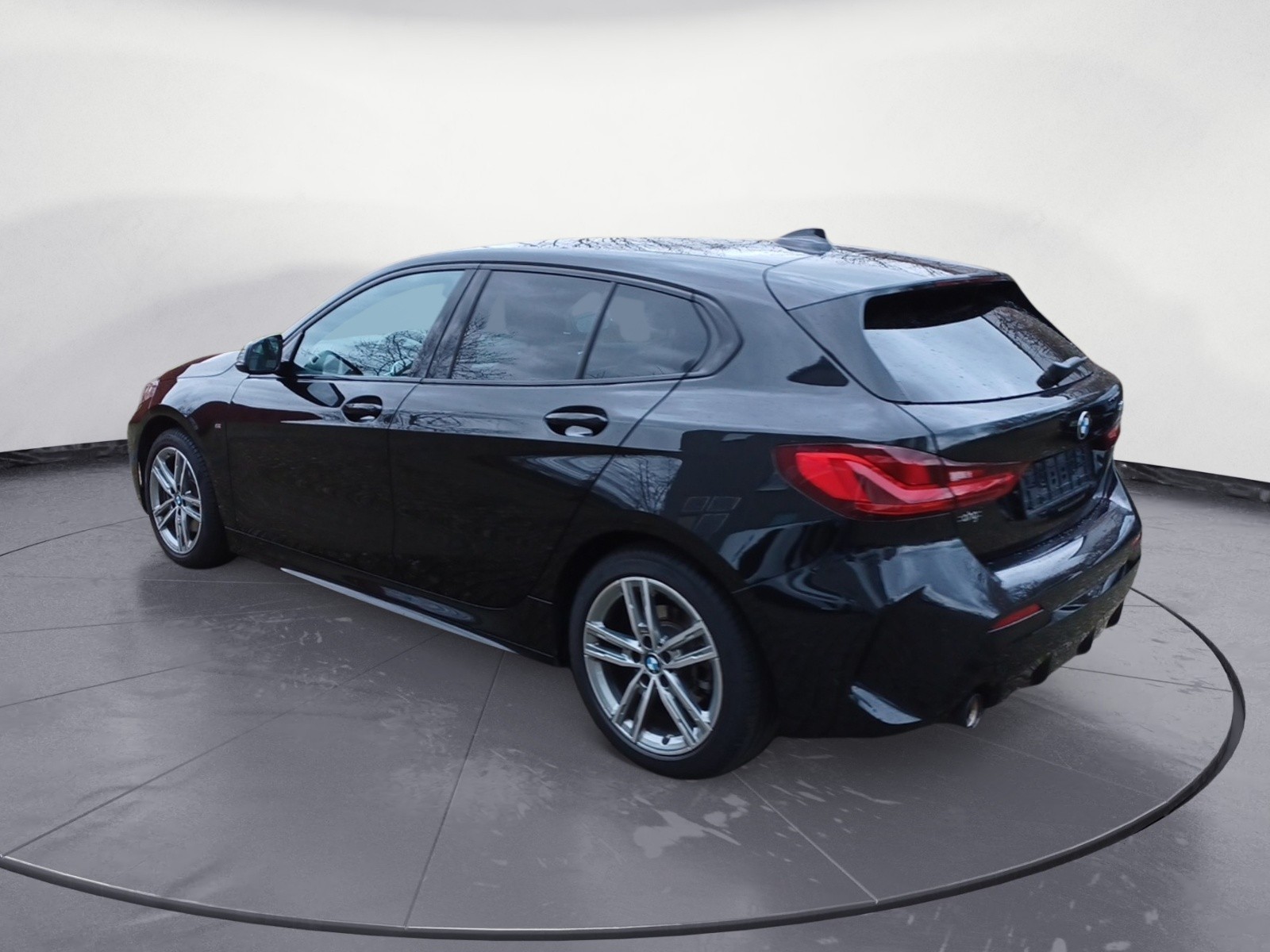 BMW - 118i M Sport