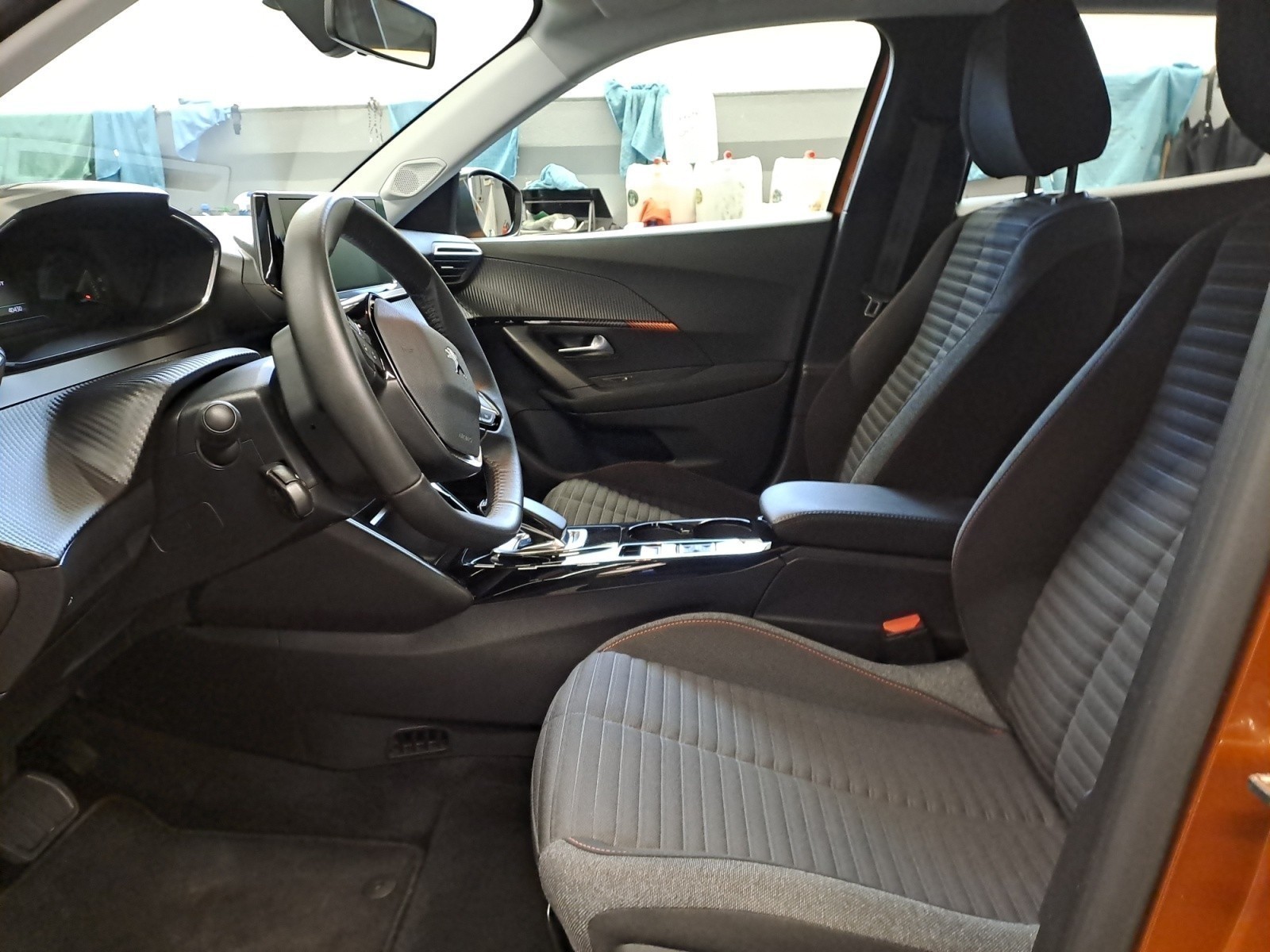 Peugeot - e-2008 136 Active