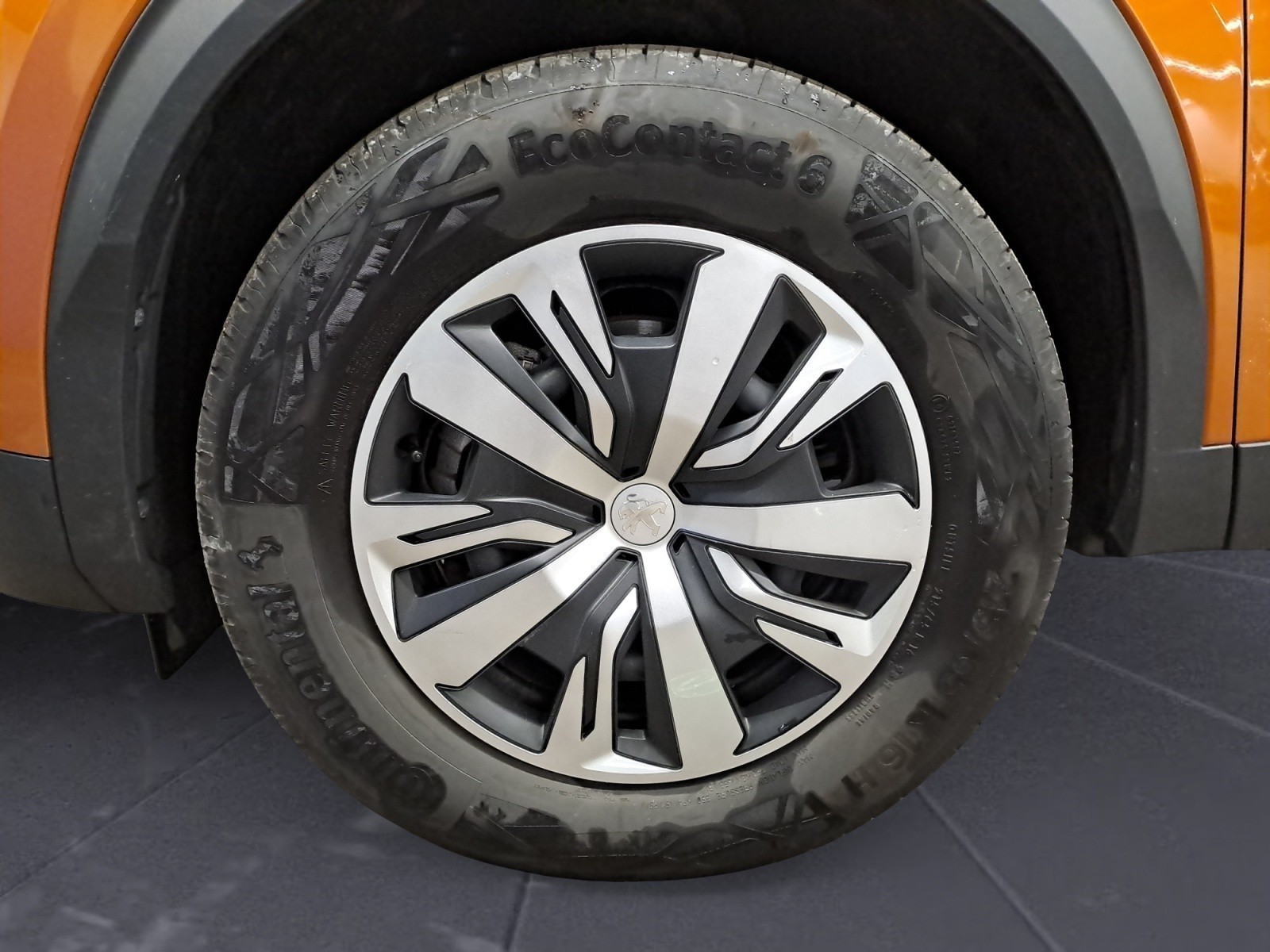 Peugeot - e-2008 136 Active