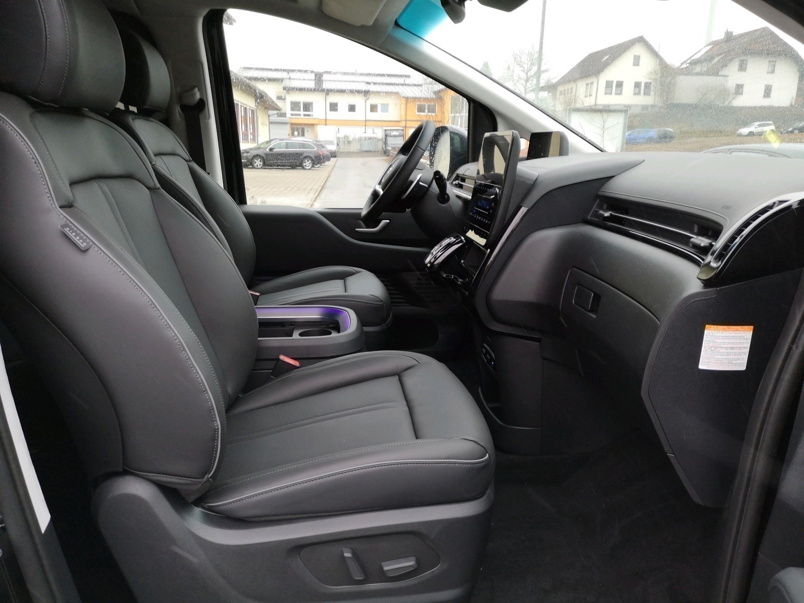Hyundai - STARIA 7-Sitzer HEV Signature
