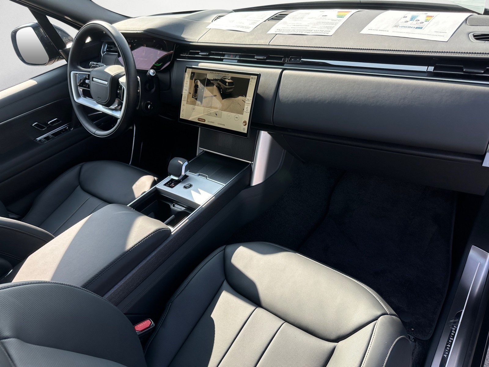 Land Rover - Range Rover P550e Autobiography