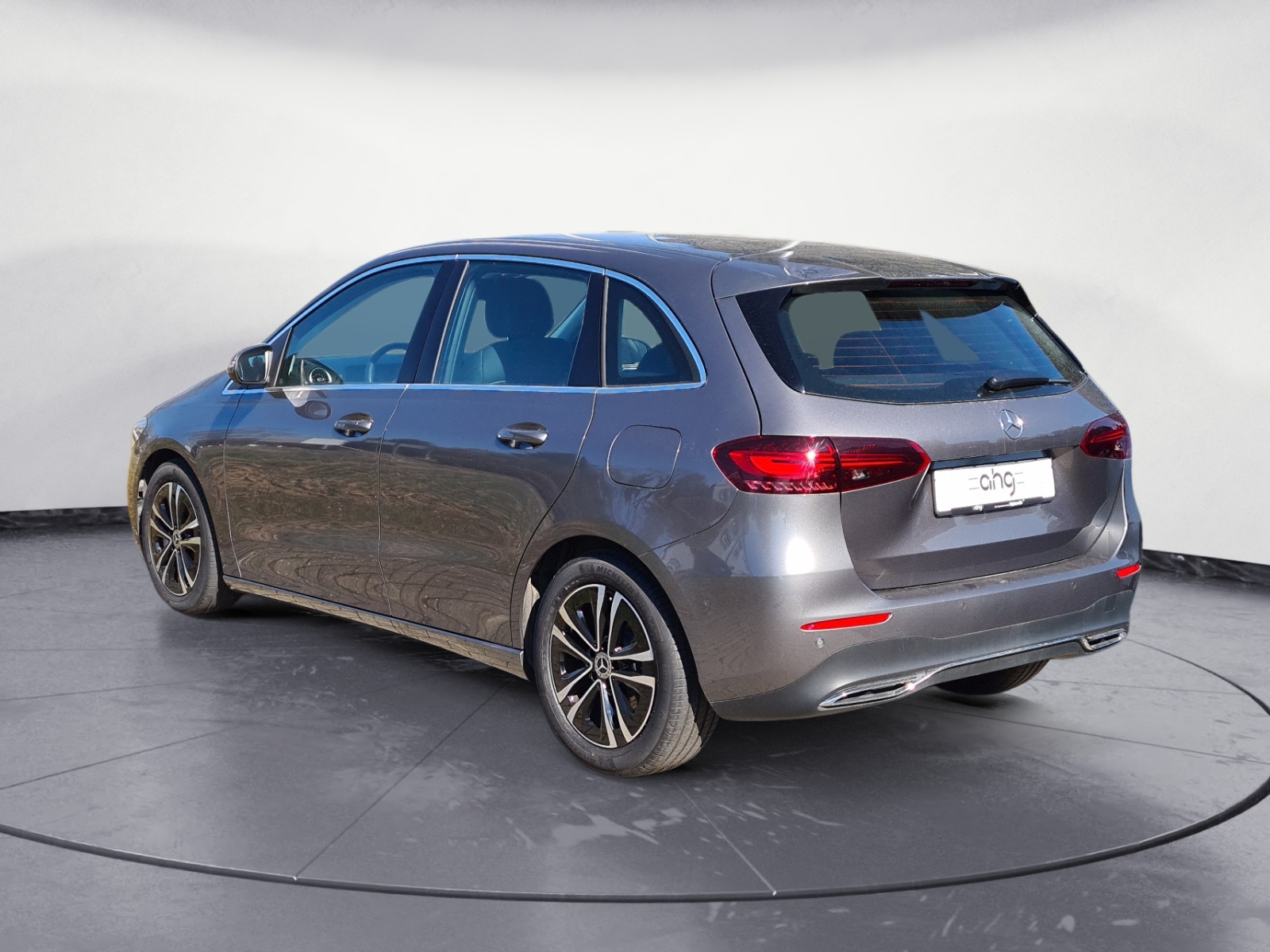Mercedes-Benz - B 220 4 matic