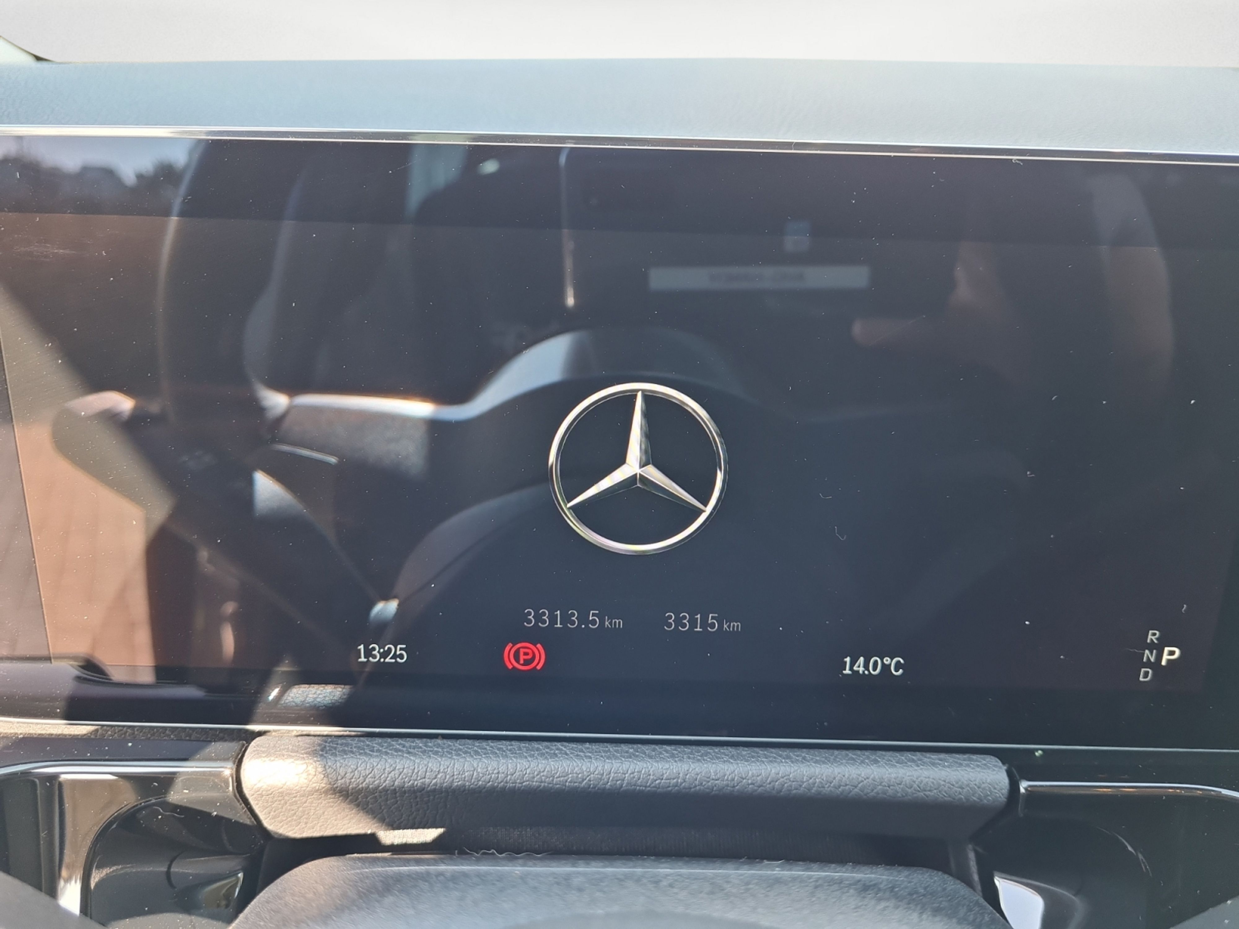 Mercedes-Benz - B 220 4 matic