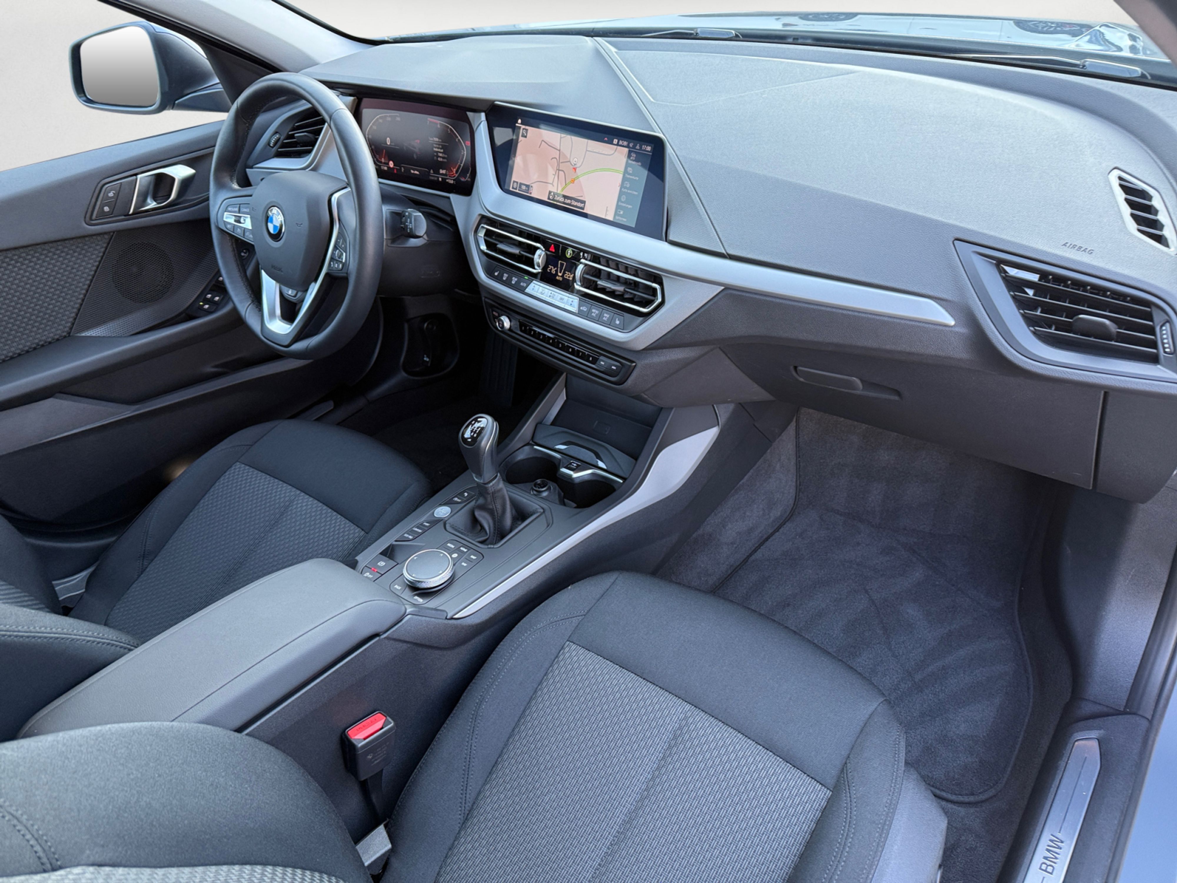 BMW - 118i Advantage