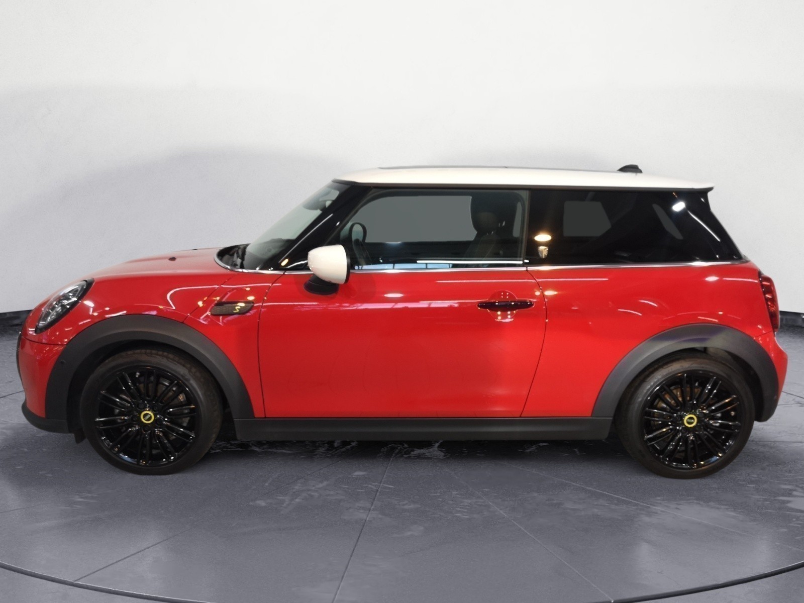 MINI - Cooper SE. MINI Yours Trim