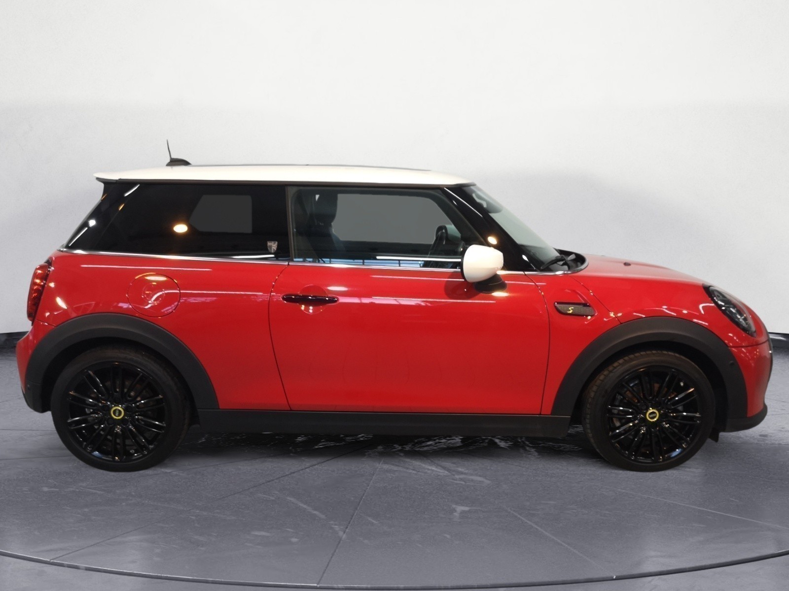MINI - Cooper SE. MINI Yours Trim