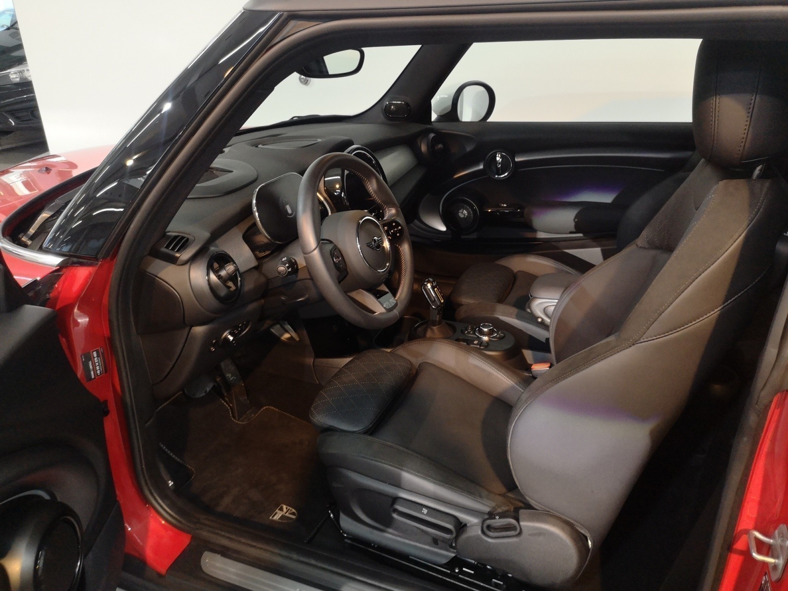 MINI - Cooper SE. MINI Yours Trim