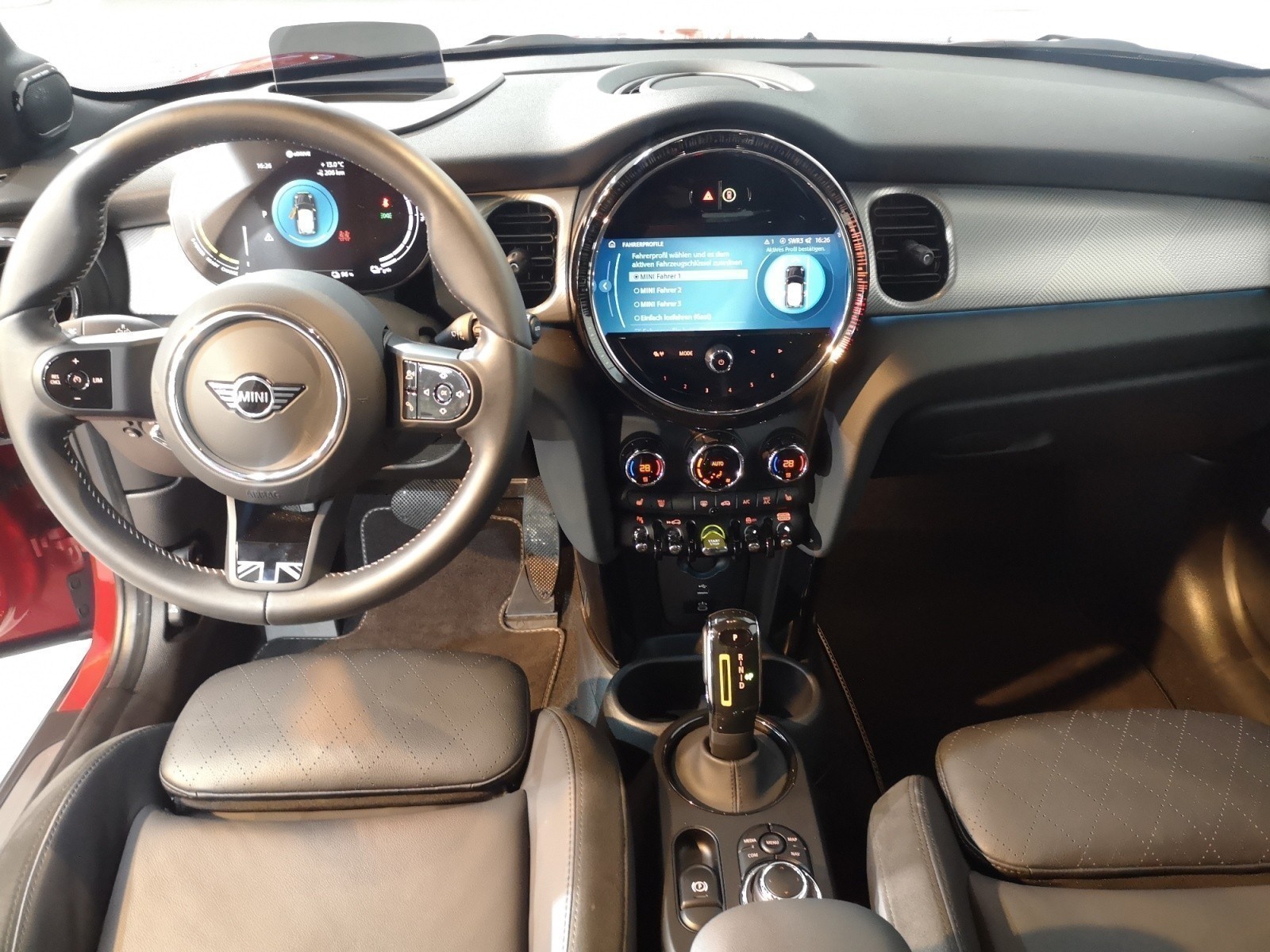 MINI - Cooper SE. MINI Yours Trim