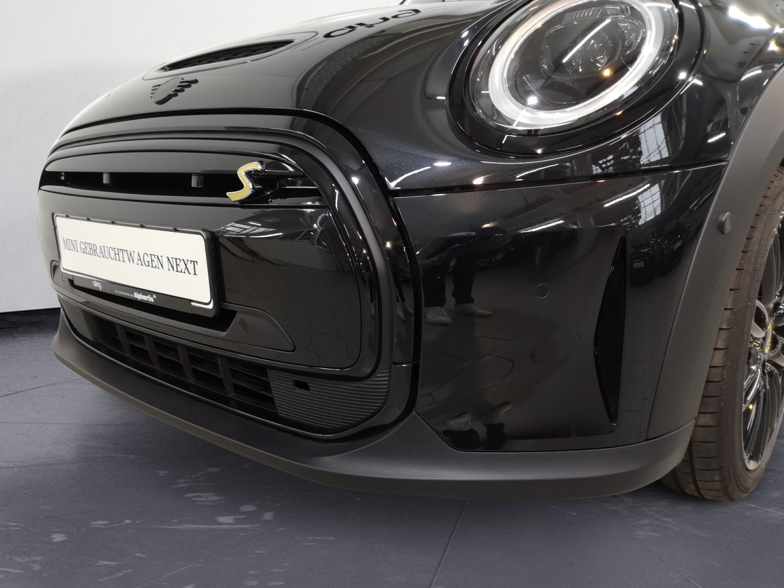 MINI - Cooper SE. MINI Yours Trim