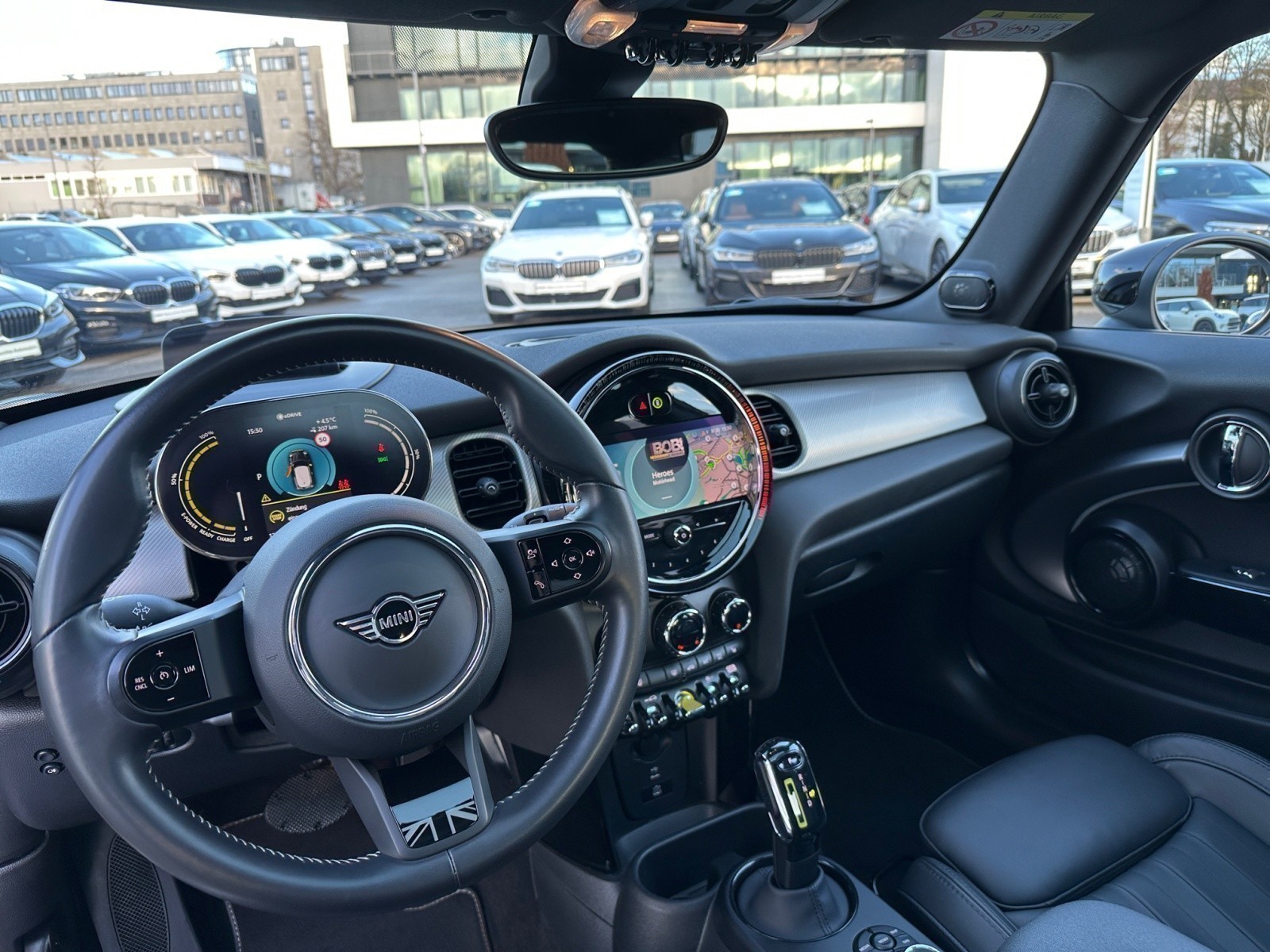 MINI - Cooper SE. MINI Yours Trim