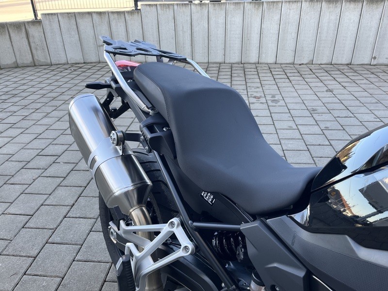 BMW Motorrad - F 750 GS mit Tieferlegung und niedriger Sitzbank