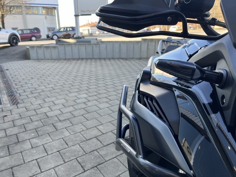 BMW Motorrad - F 750 GS mit Tieferlegung und niedriger Sitzbank
