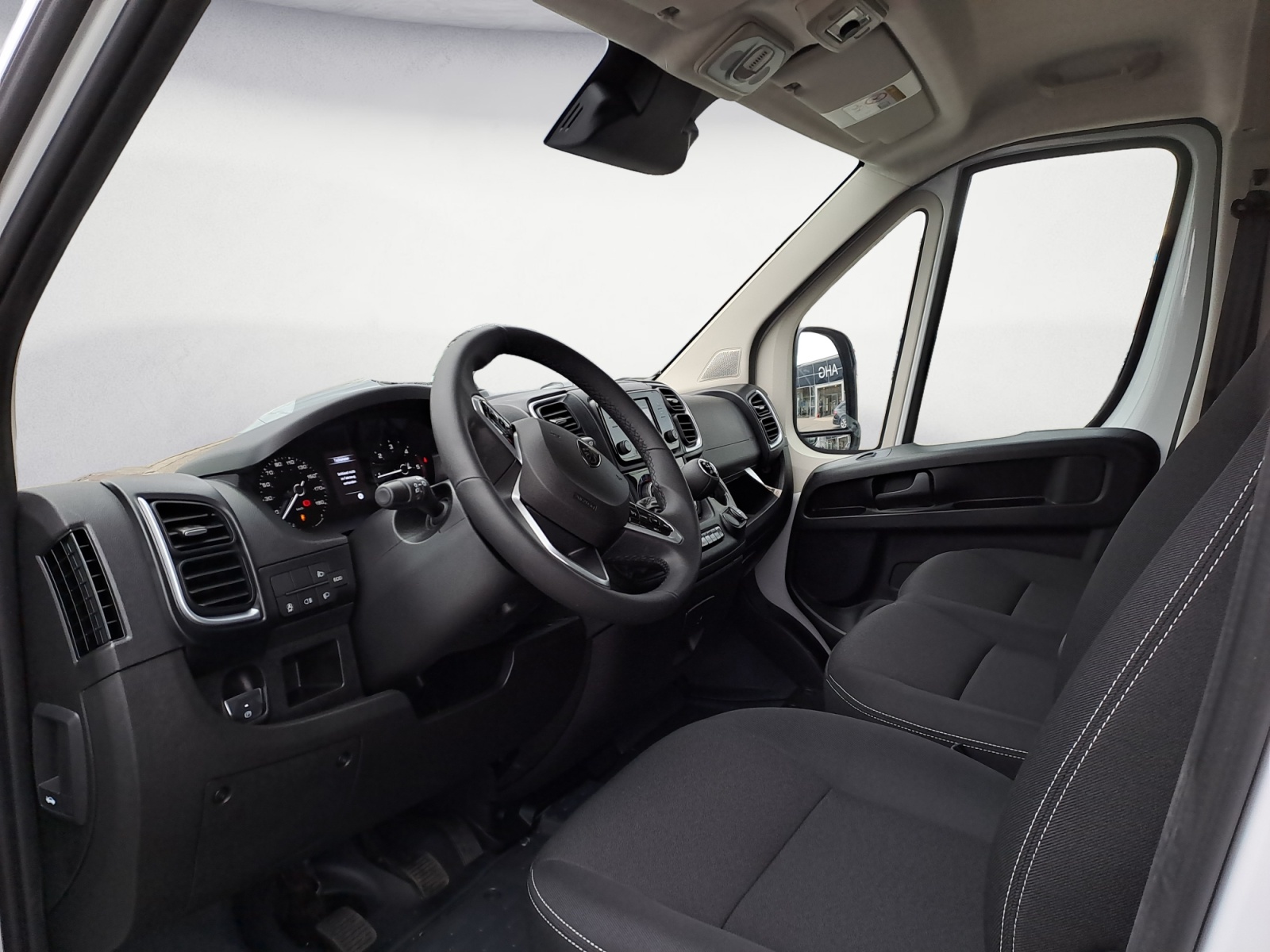 Peugeot - Boxer BlueHDi 140 Pro TwinCab L3H2 335