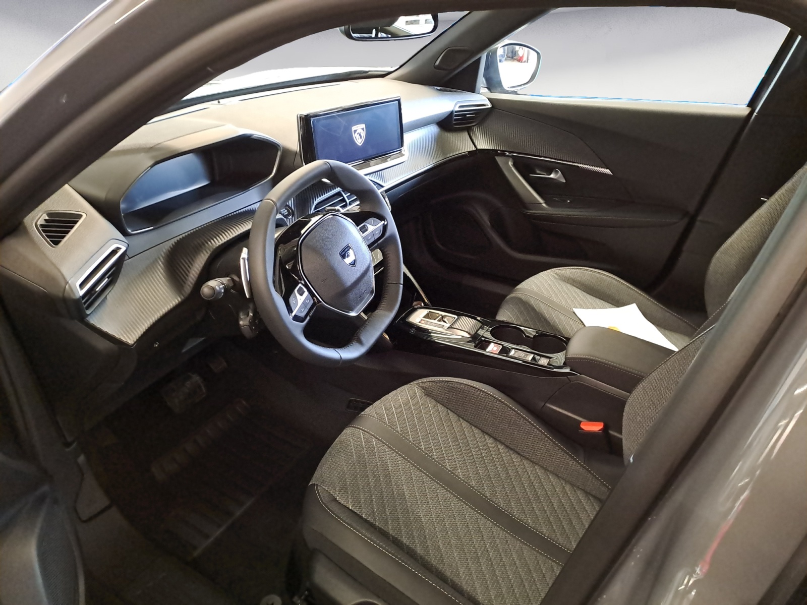 Peugeot - 2008 ALLURE HYBRID 136 e-DSC6