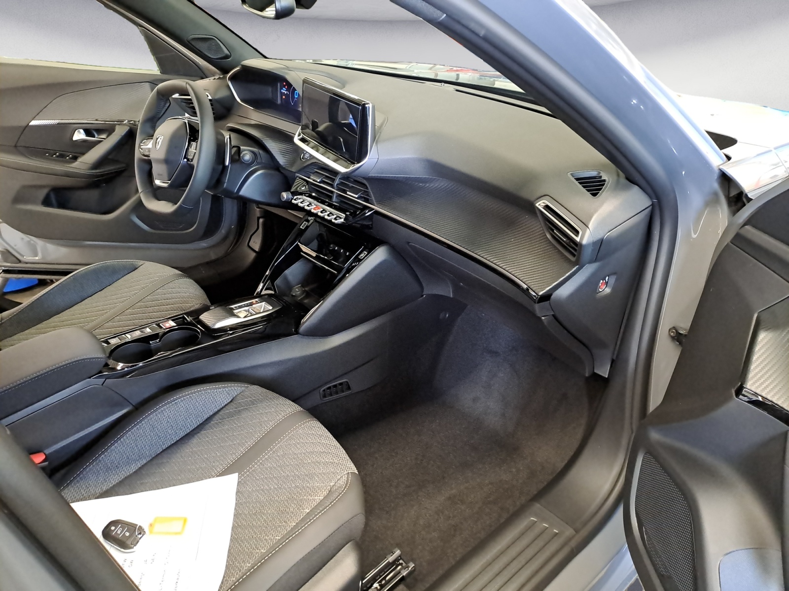 Peugeot - 2008 ALLURE HYBRID 136 e-DSC6