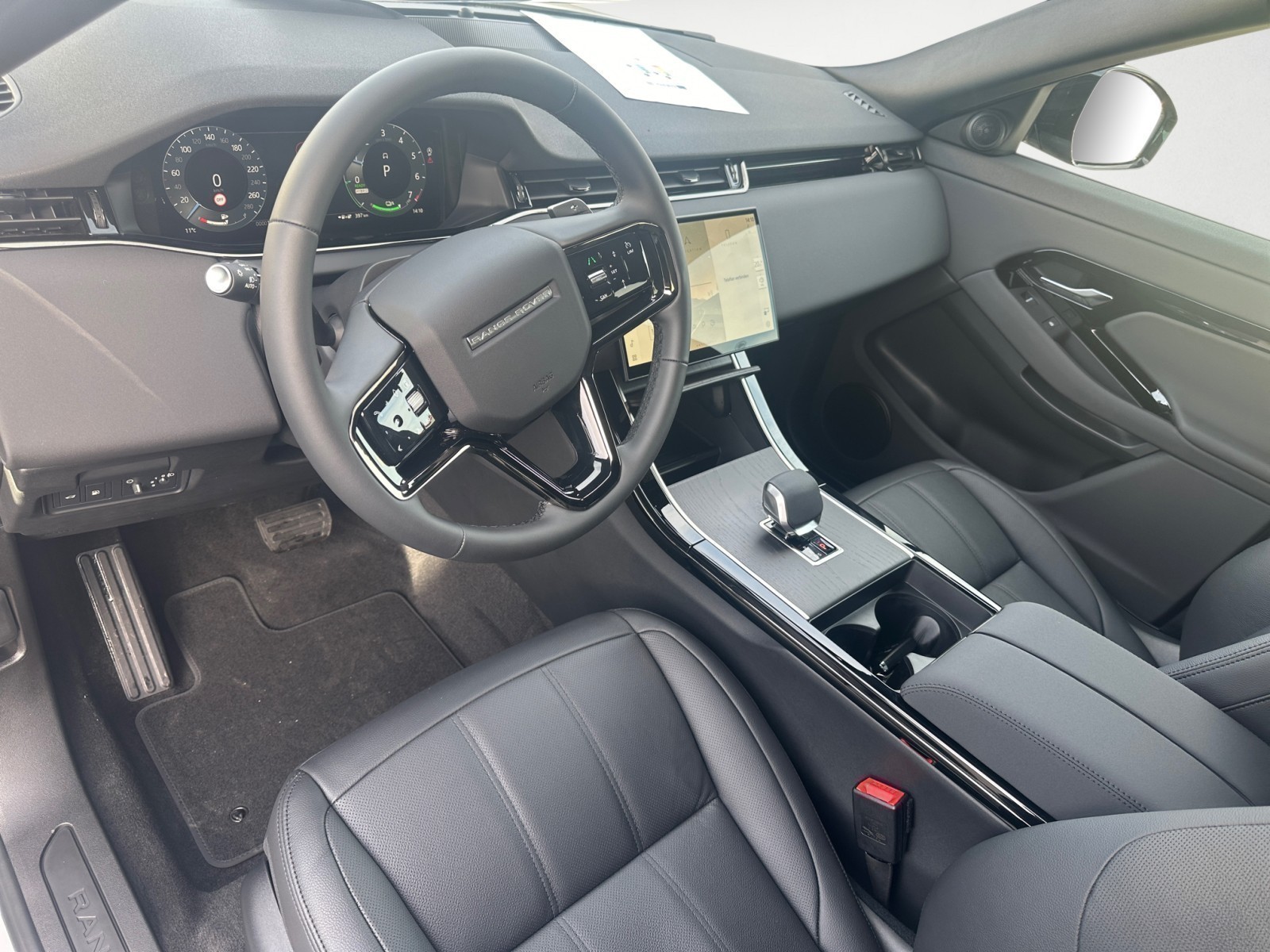 Land Rover - Range Rover Evoque P270e S