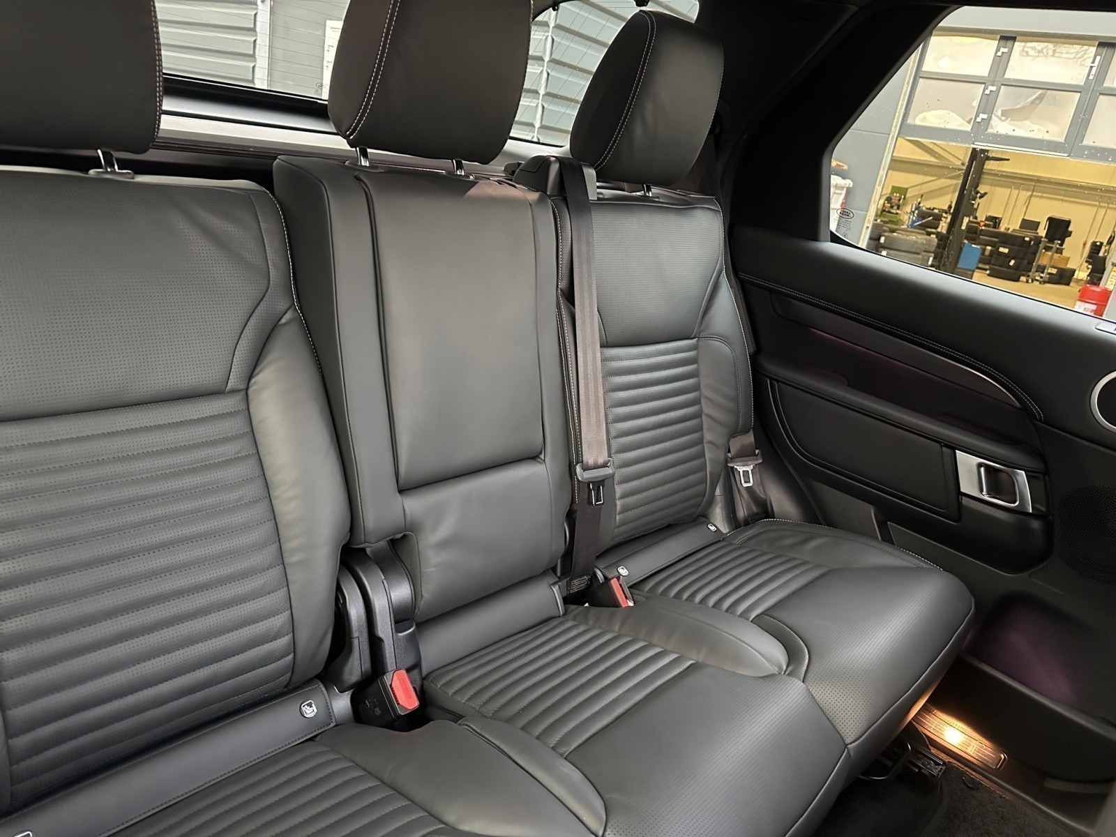 Land Rover - Discovery D350 MHEV AWD S Automatik
