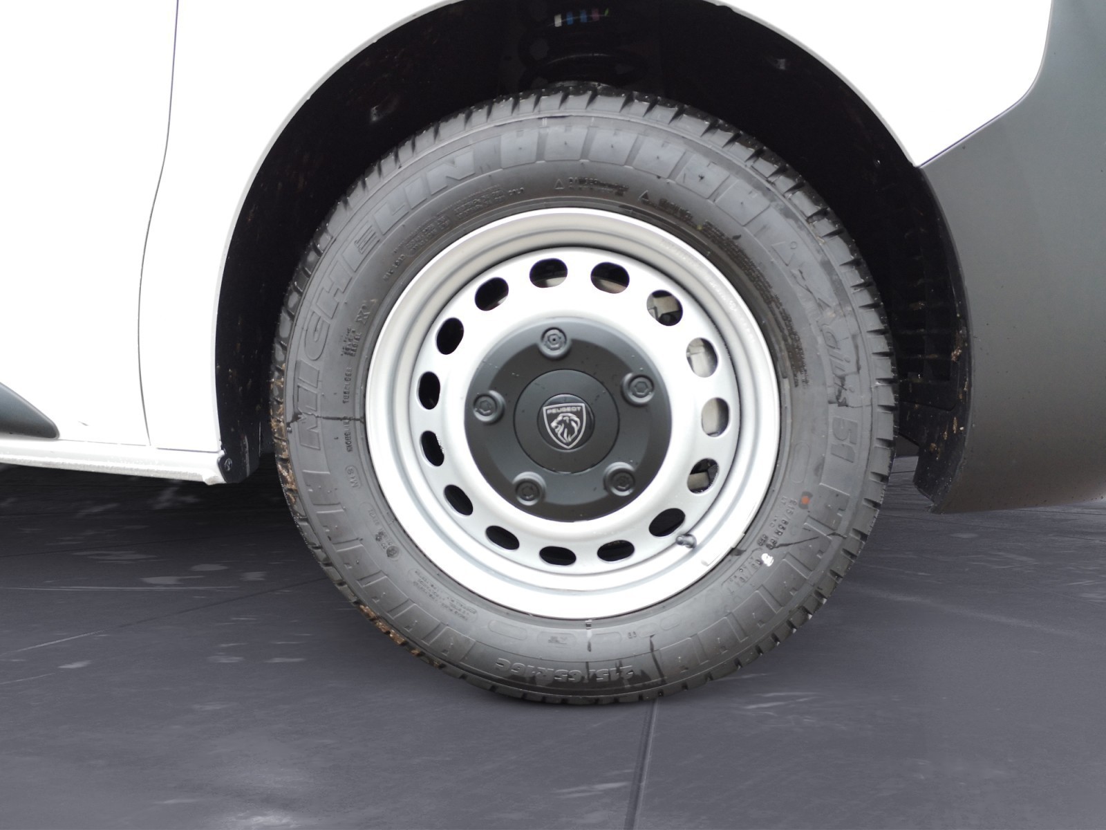 Peugeot - Expert lang BlueHDi 145