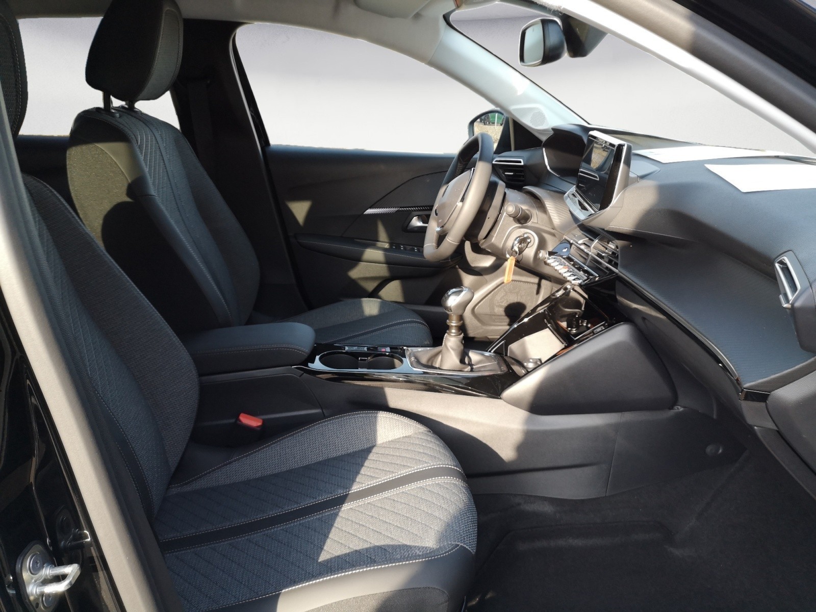 Peugeot - 208 Allure PureTech 100
