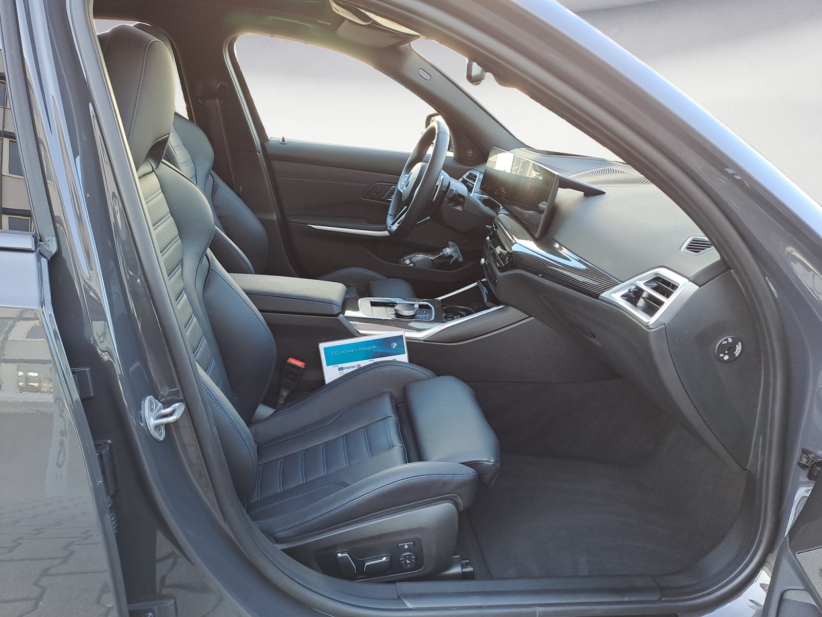 BMW - 330i xDrive Limousine