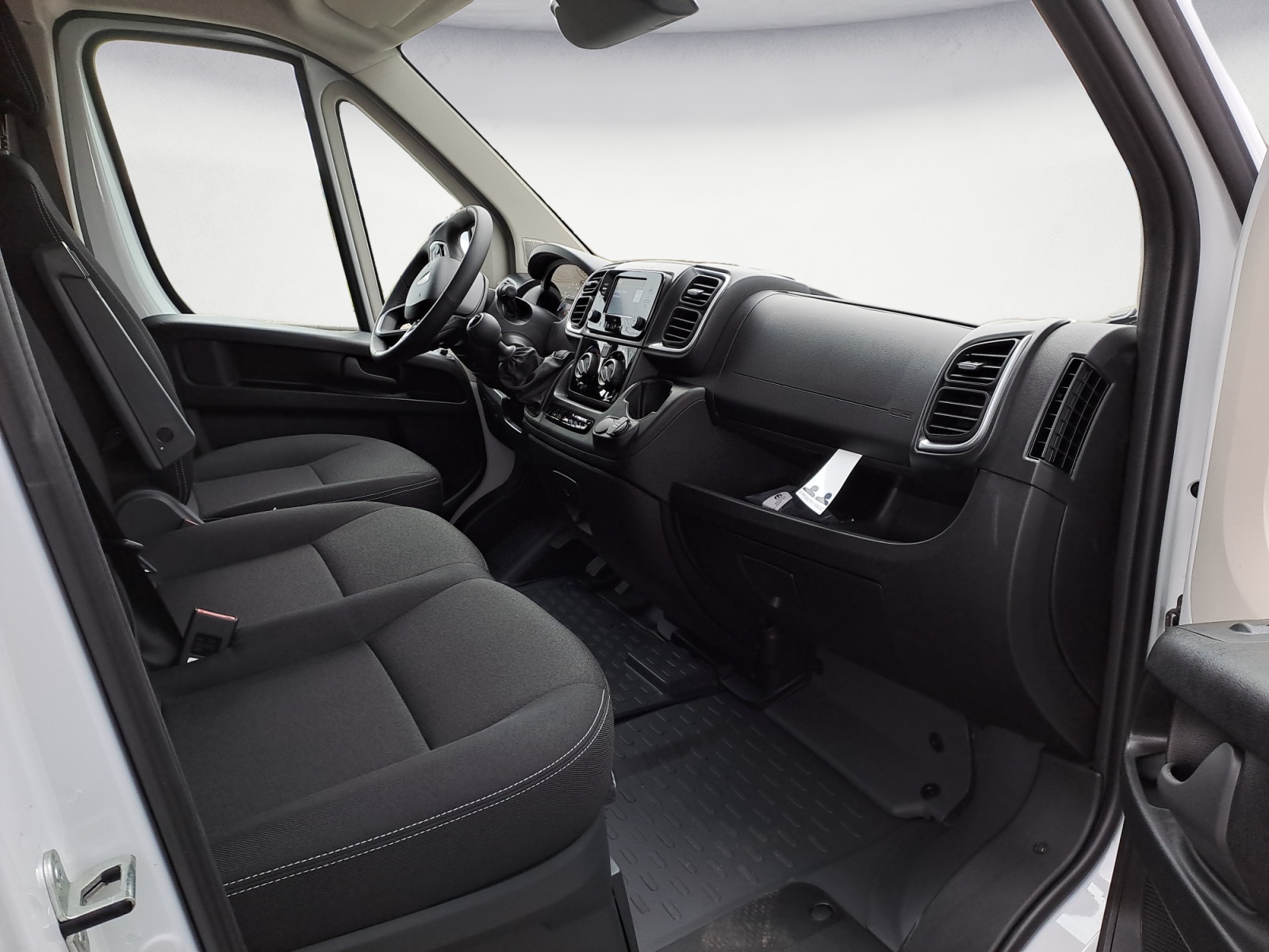 Peugeot - Boxer BlueHDi 140 Pro TwinCab L3H2 335