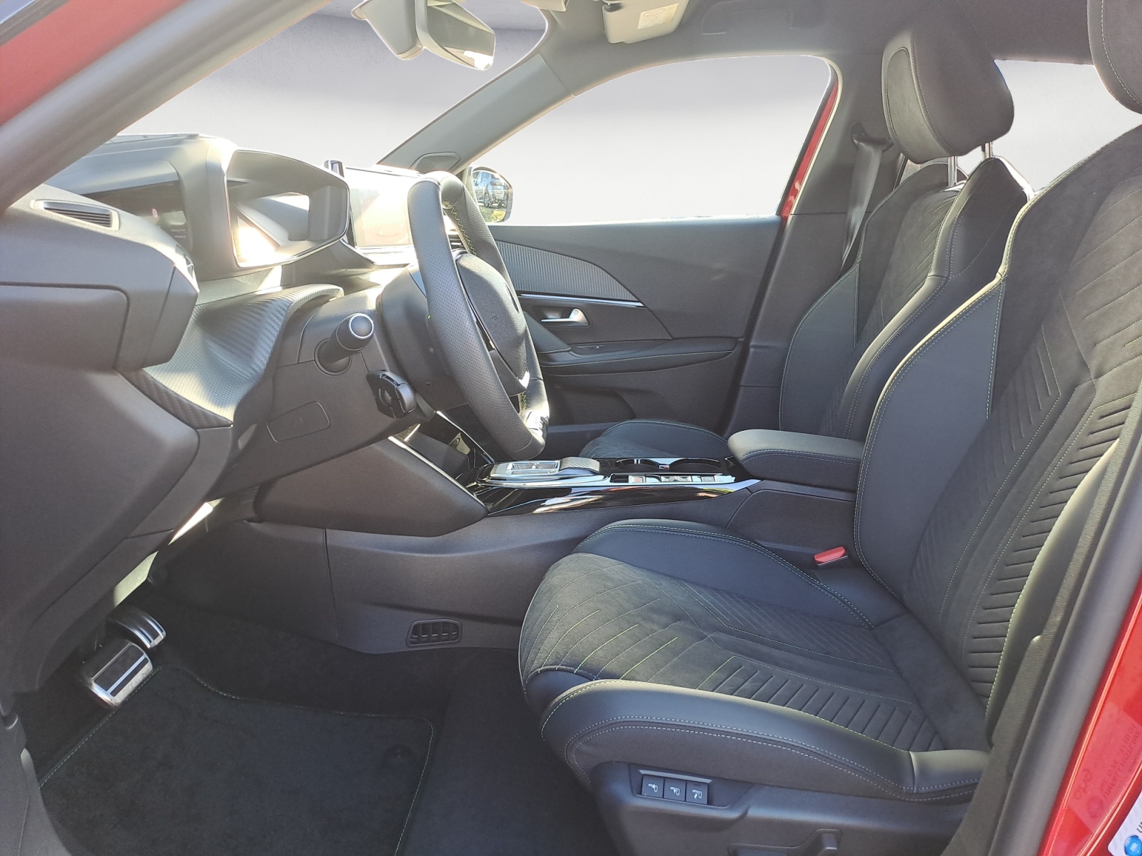 Peugeot - e-2008 GT Elektro 156