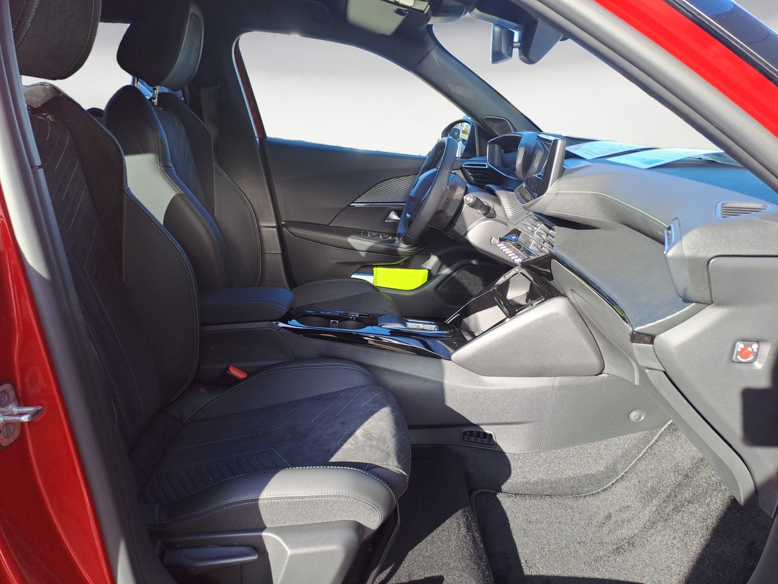 Peugeot - e-2008 GT Elektro 156