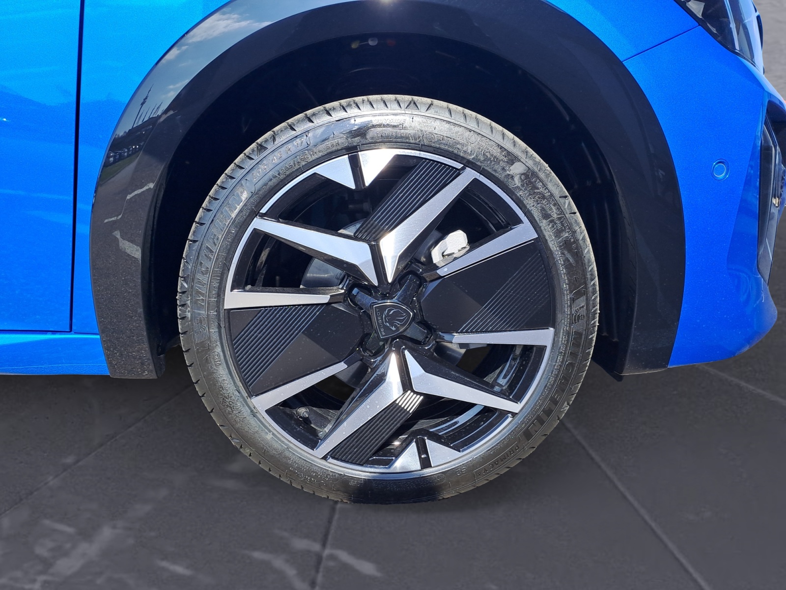 Peugeot - 208 GT HYBRID 136 e-DSC6