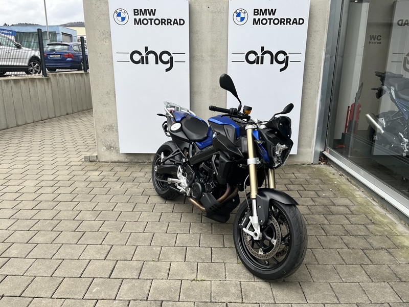 BMW Motorrad - F 800 R mit tiefer Sitzbank