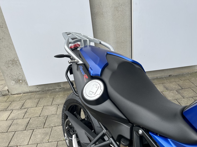 BMW Motorrad - F 800 R mit tiefer Sitzbank