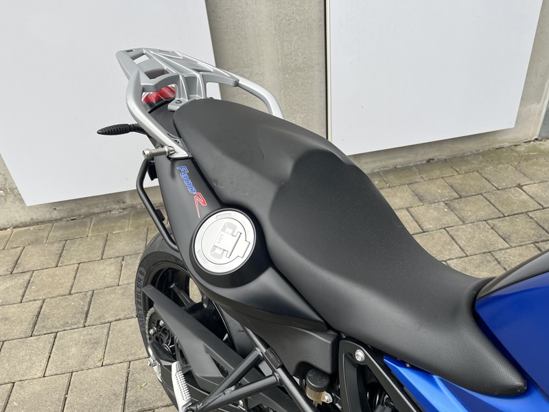 BMW Motorrad - F 800 R mit tiefer Sitzbank