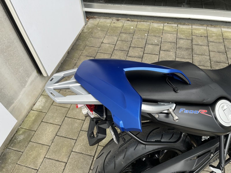 BMW Motorrad - F 800 R mit tiefer Sitzbank