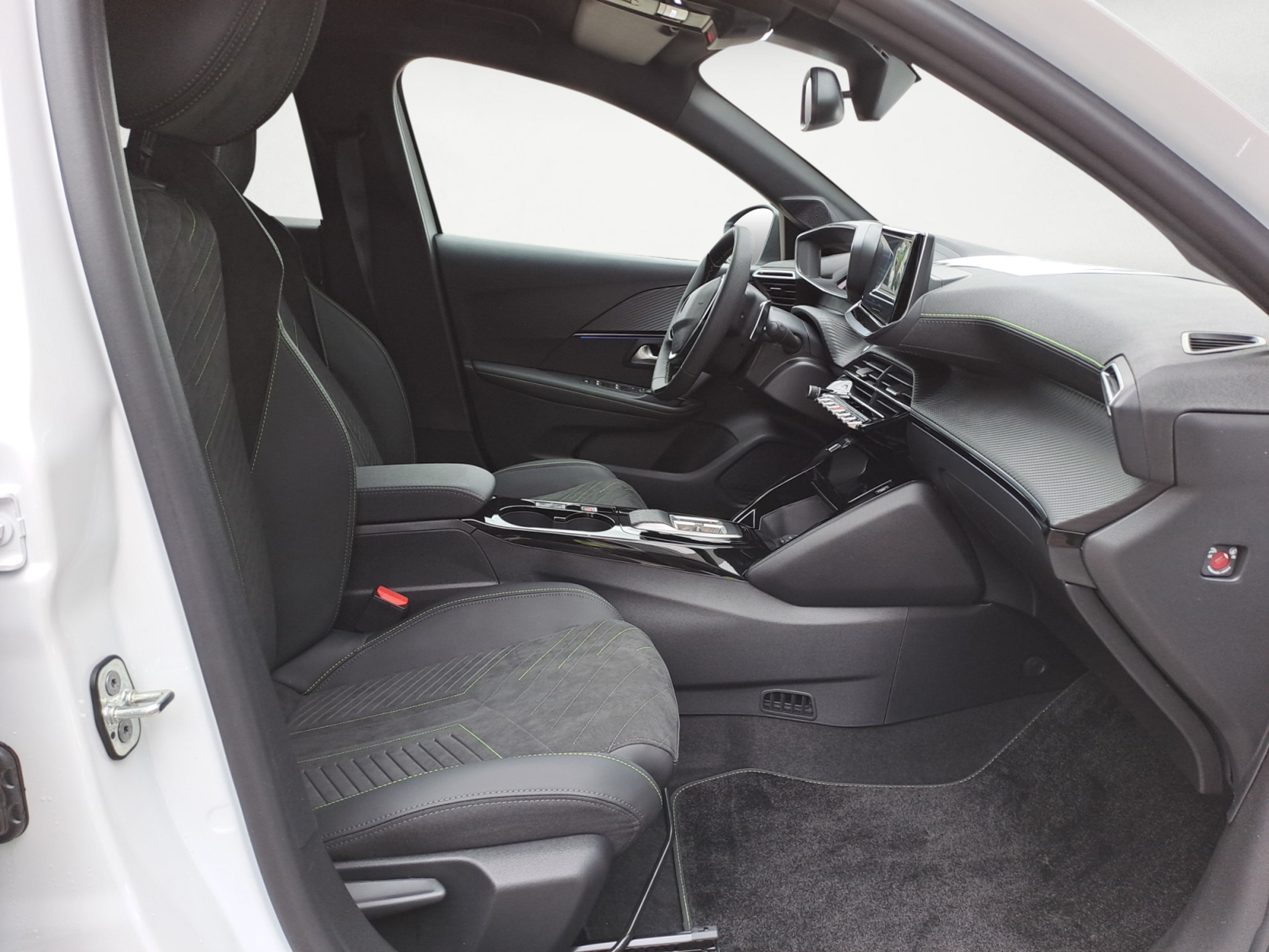 Peugeot - 208 GT Hybrid 136 e-DSC6