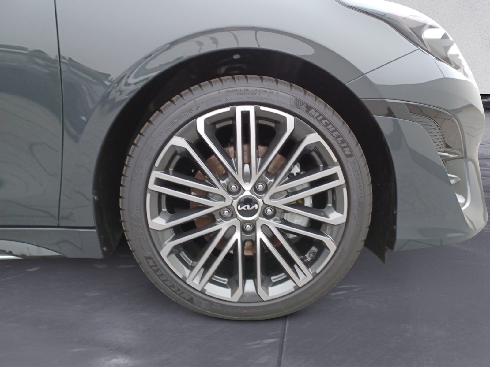 Kia - ProCeed 1.5 DCT7 GT-Line TEC/