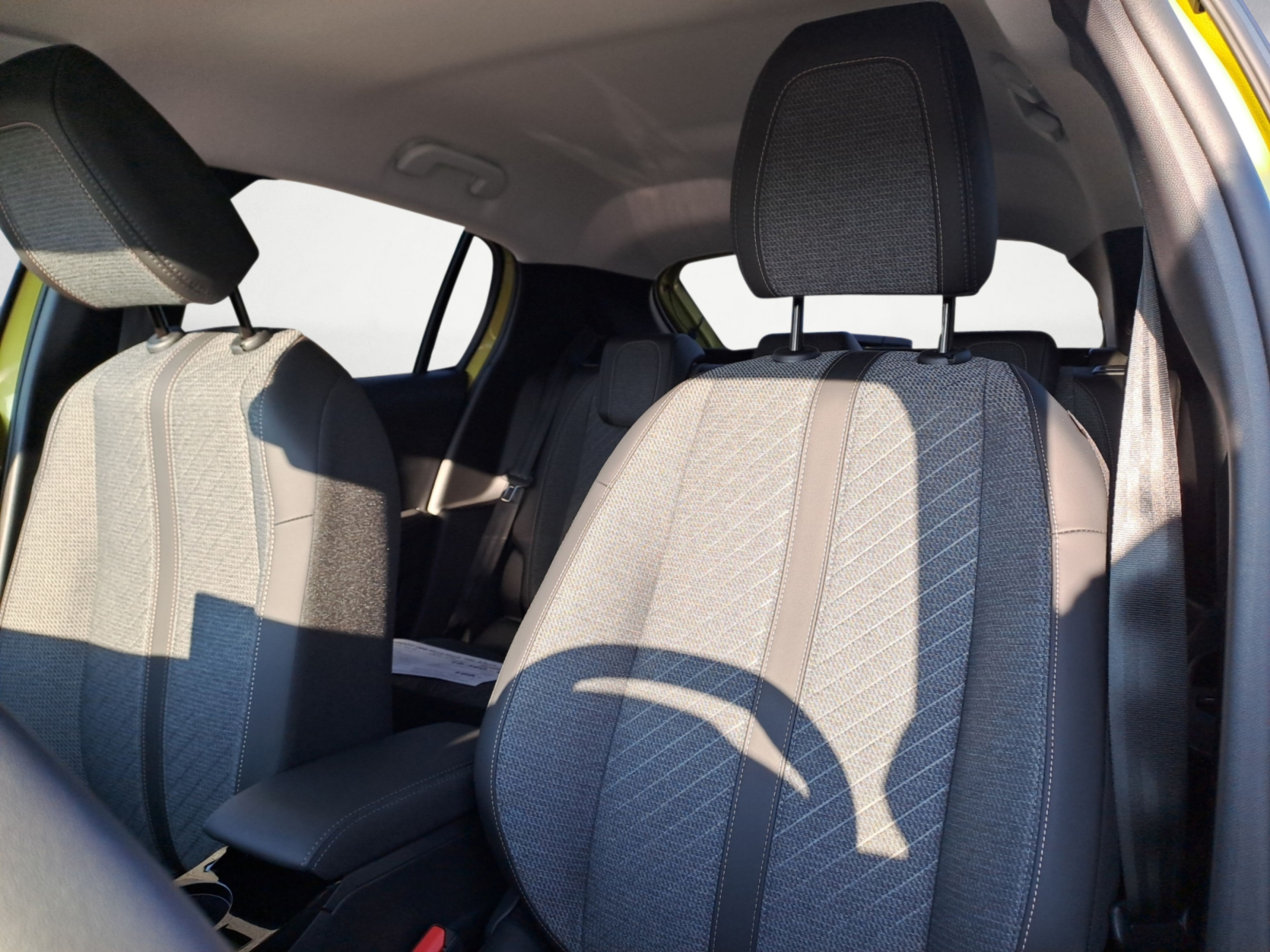 Peugeot - 208 PureTech 100 Allure